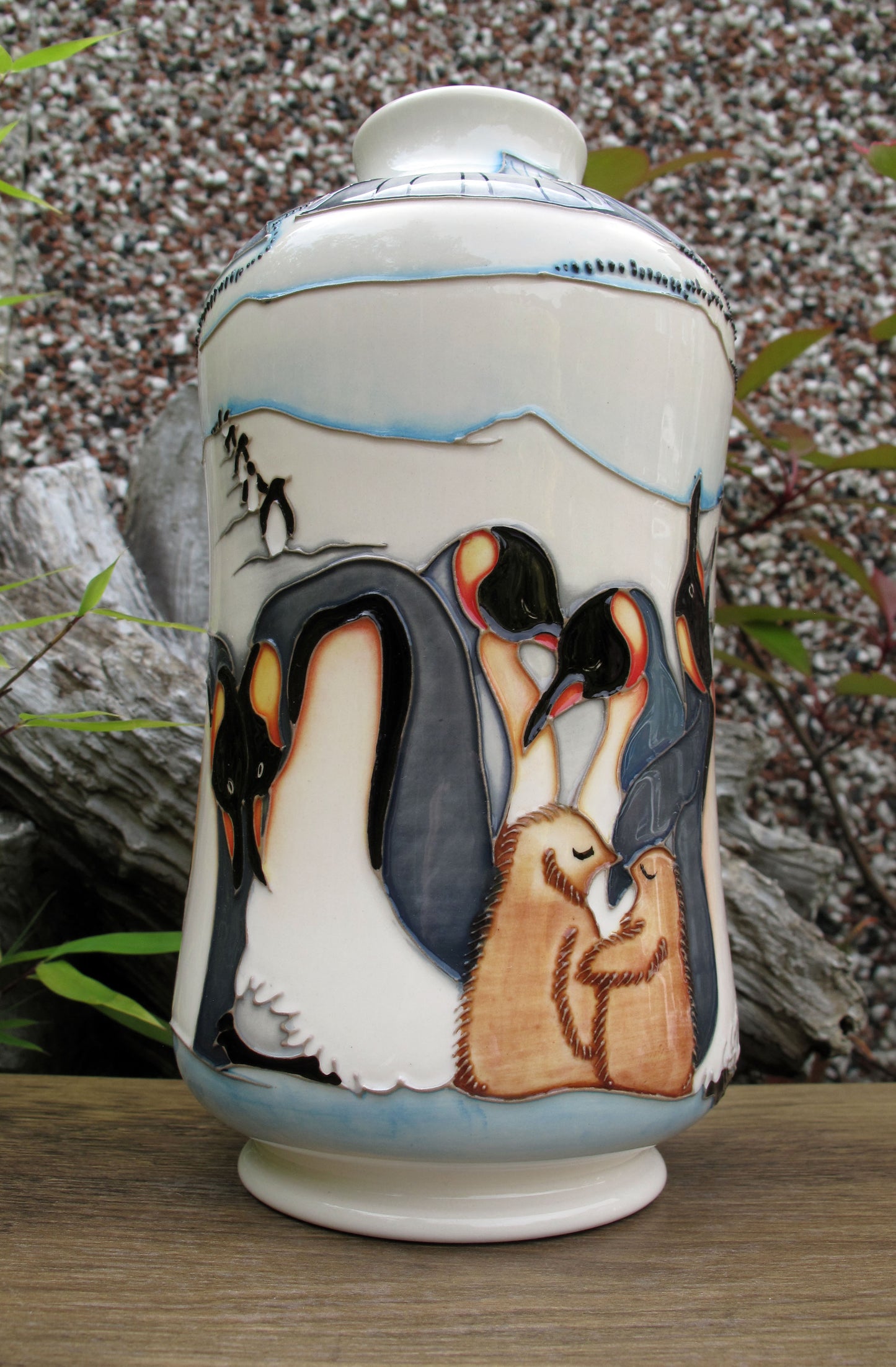Moorcroft Exquisite KINGS OF ANTARTICA Vase  98/8 Number 9. Retail Price £760