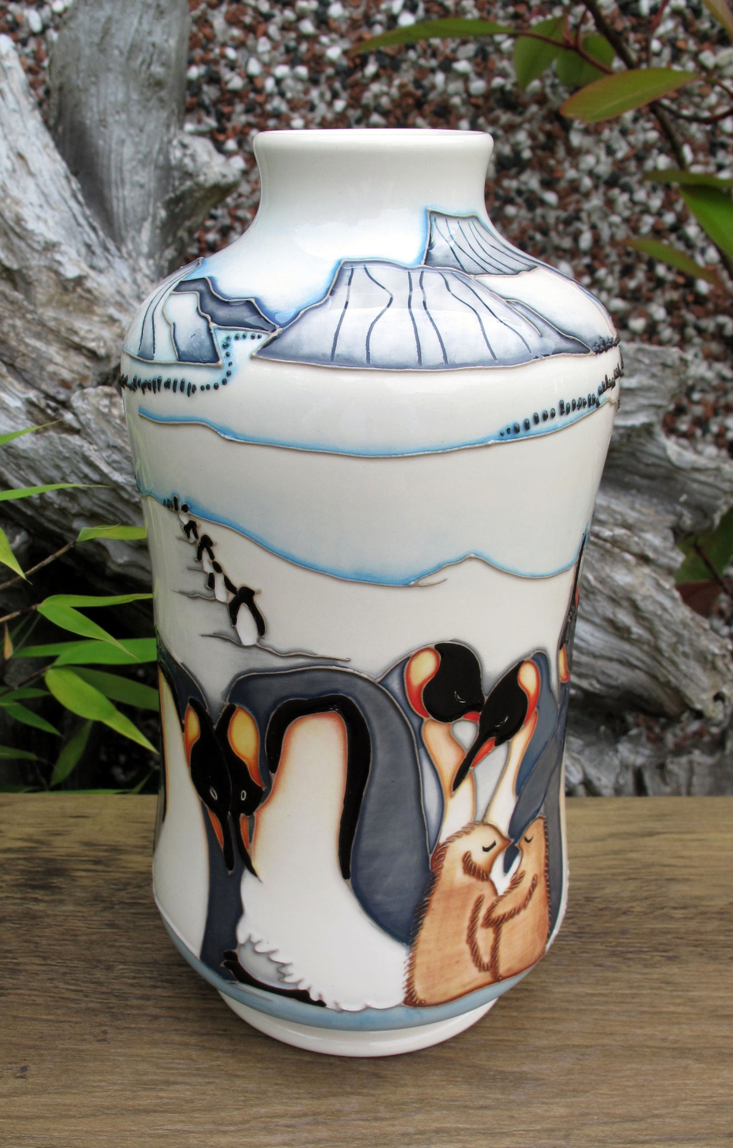 Moorcroft Exquisite KINGS OF ANTARTICA Vase  98/8 Number 9. Retail Price £760