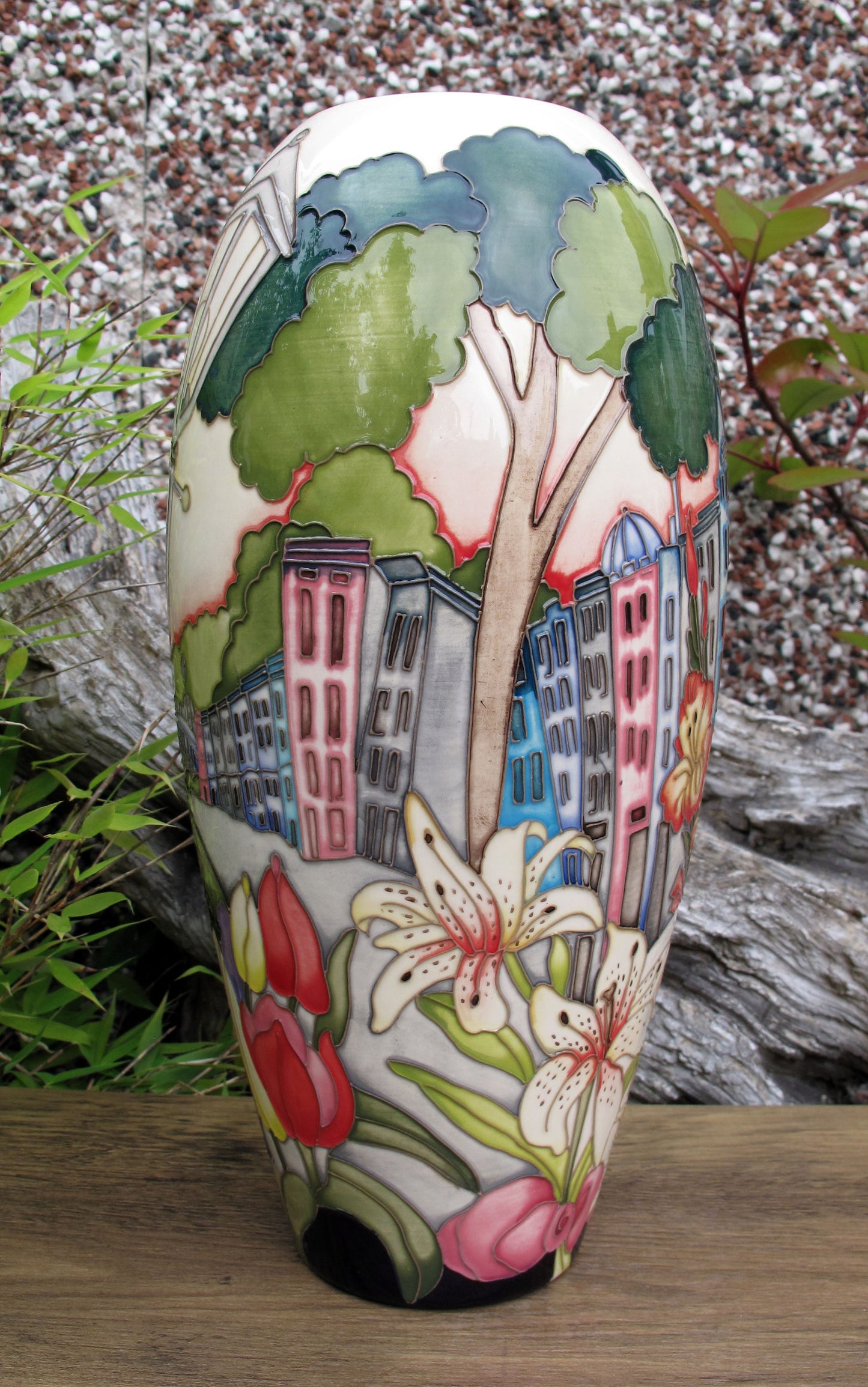 Moorcroft THE FLOWER SELLER Vase 101/12 Limited Edition 24/25 Retail Price £1595