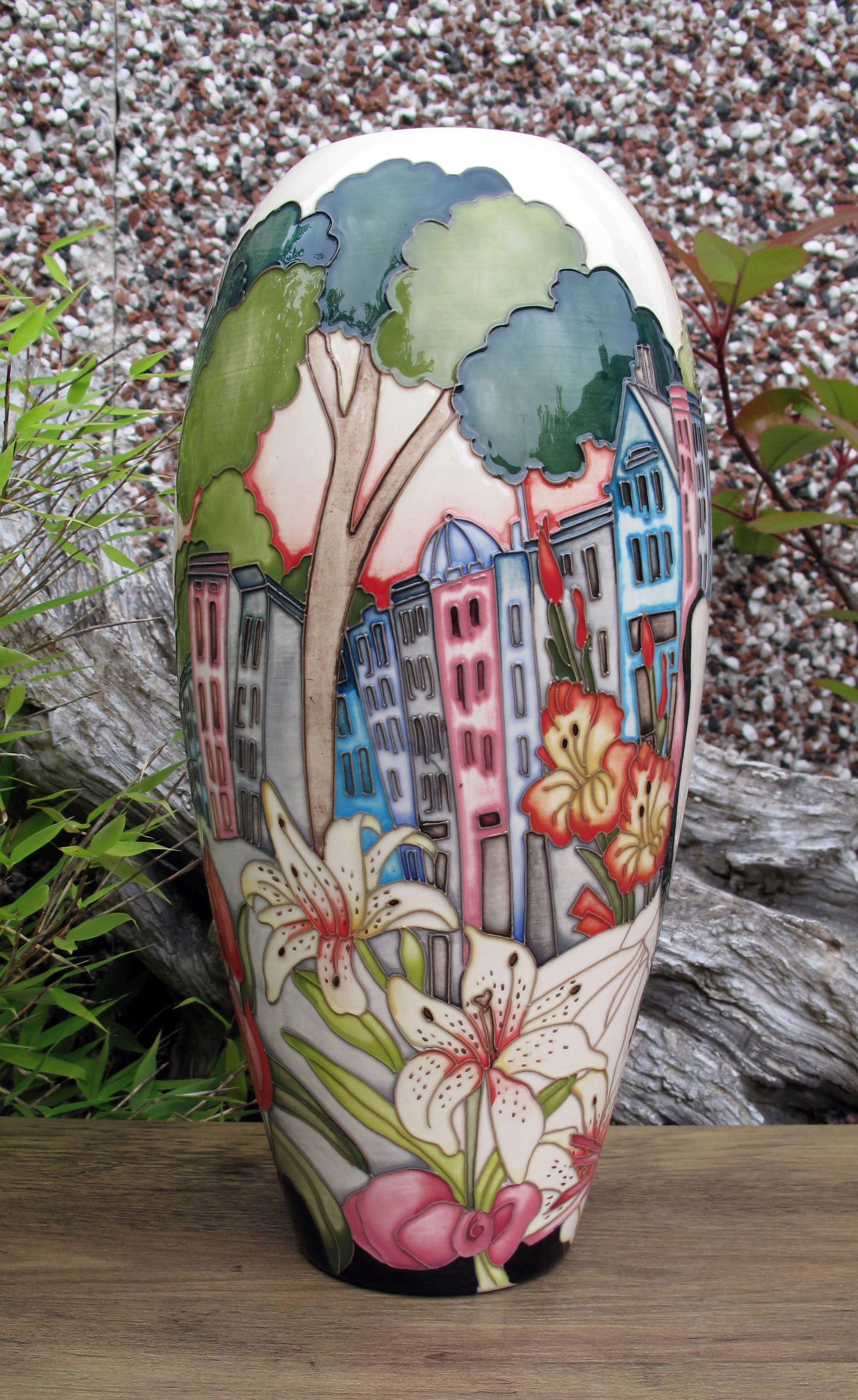 Moorcroft THE FLOWER SELLER Vase 101/12 Limited Edition 24/25 Retail Price £1595