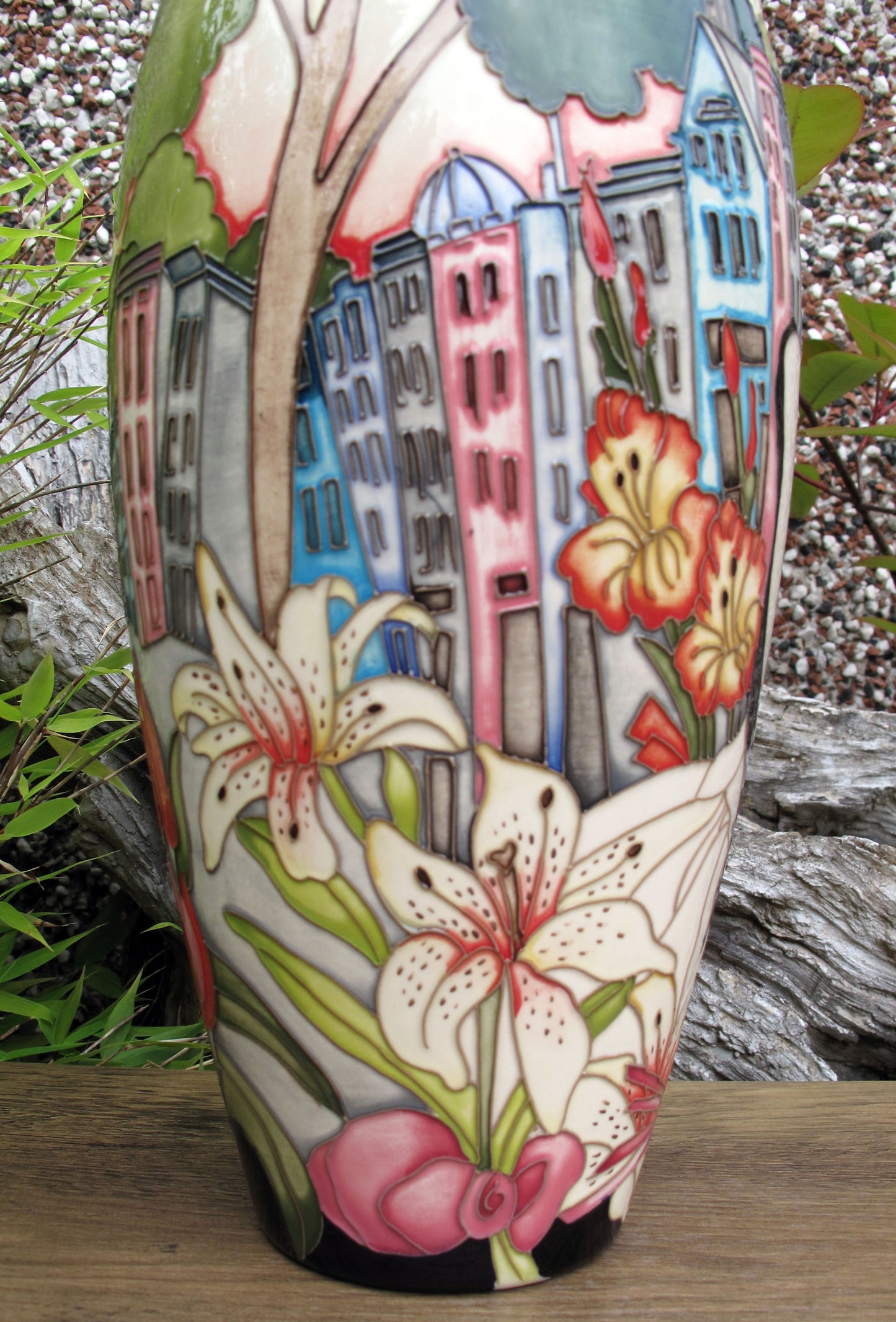 Moorcroft THE FLOWER SELLER Vase 101/12 Limited Edition 24/25 Retail Price £1595