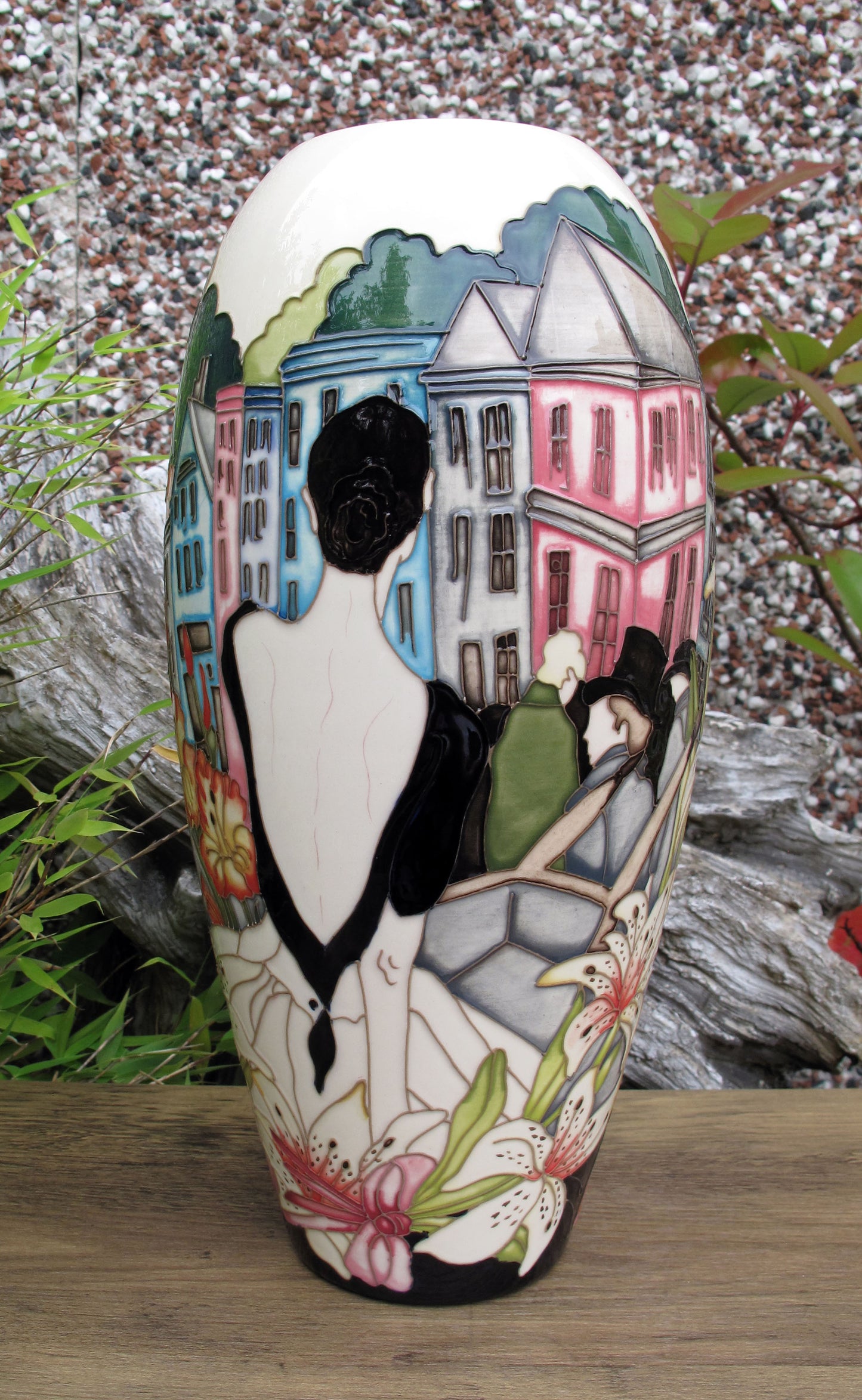 Moorcroft THE FLOWER SELLER Vase 101/12 Limited Edition 24/25 Retail Price £1595