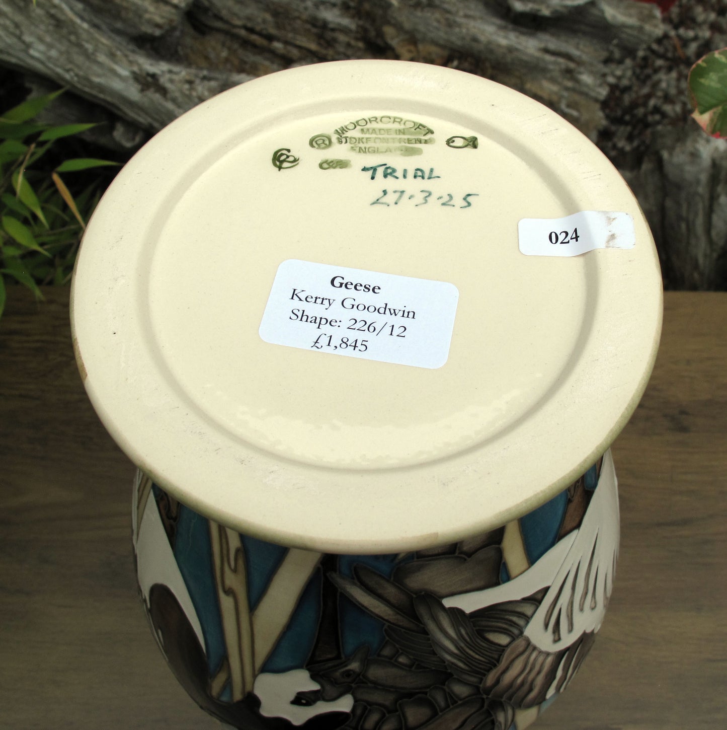 Moorcroft Exquisite RARE GEESE Vase 226/12 Trial Date 27.3.25 Retail Price £1845