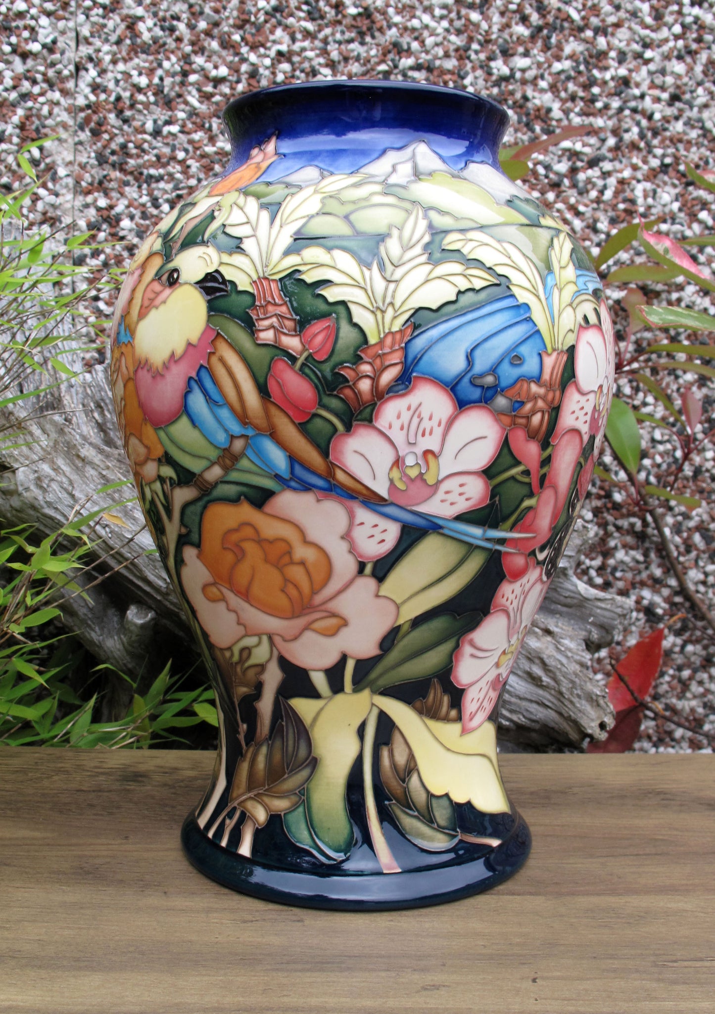 Moorcroft SAGANA LODGE Vase 65/12 Limited Edition 22/30 Retail Price £2195 Birds
