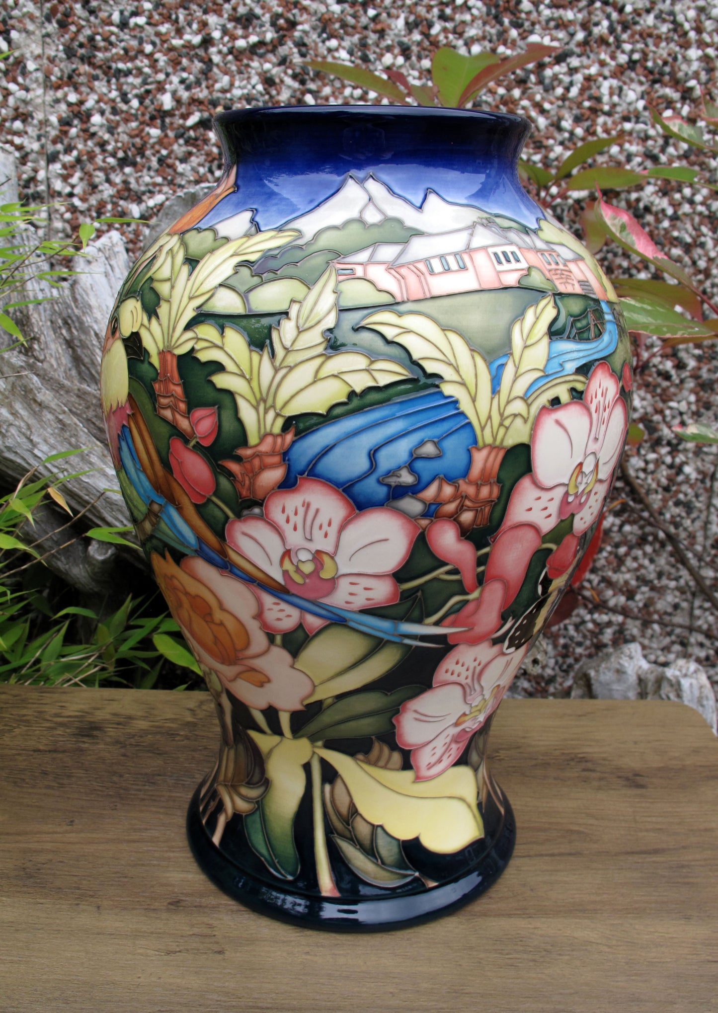 Moorcroft SAGANA LODGE Vase 65/12 Limited Edition 22/30 Retail Price £2195 Birds