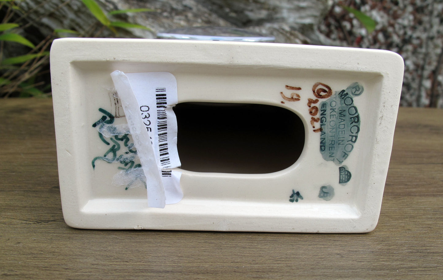 Moorcroft Rare BEE IN TIME Clock CL1 Numbered Edition 19.  Retail Price £445