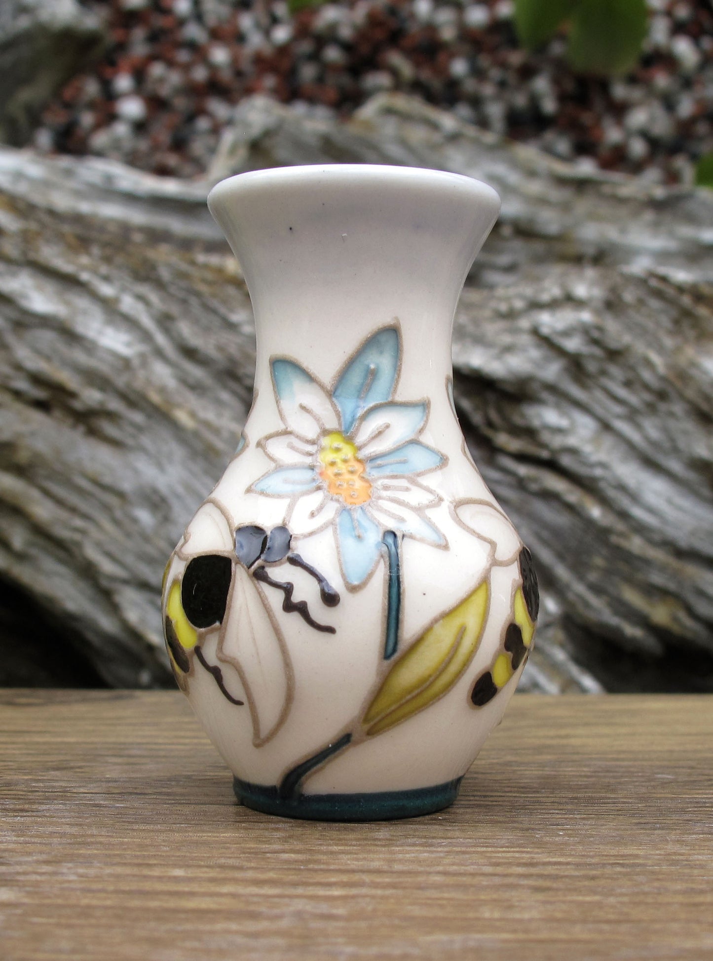 Moorcroft Miniature DANCE OF THE BEES 49/2 Vase ( Month April ) RRP £143