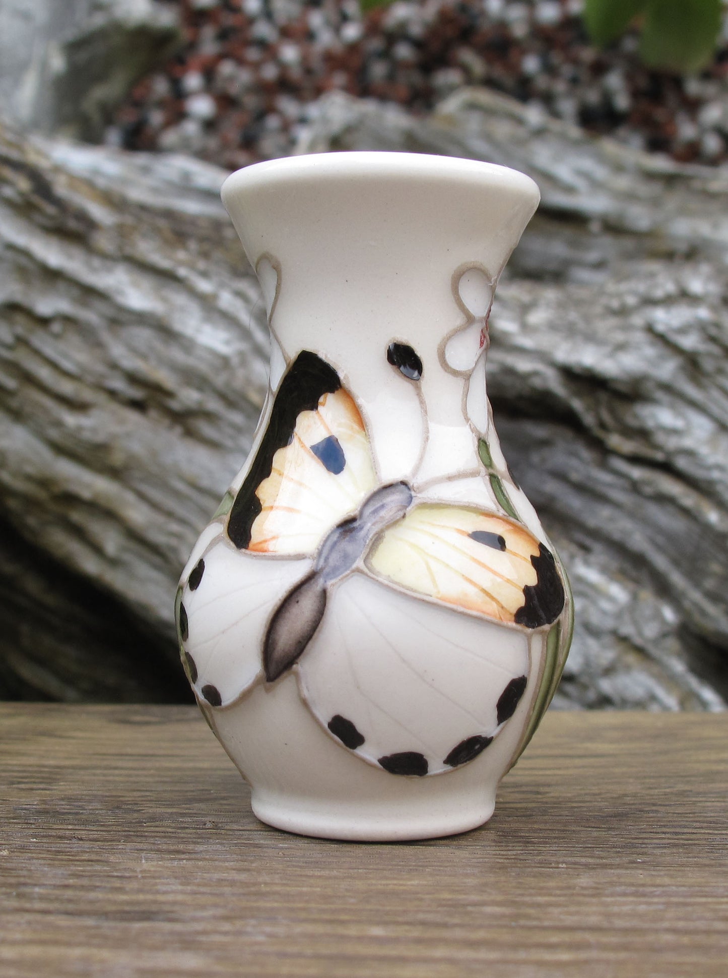 Moorcroft Miniature FLUTTER FOR YOU 49/2 Vase Retail Price £129 Butterflies