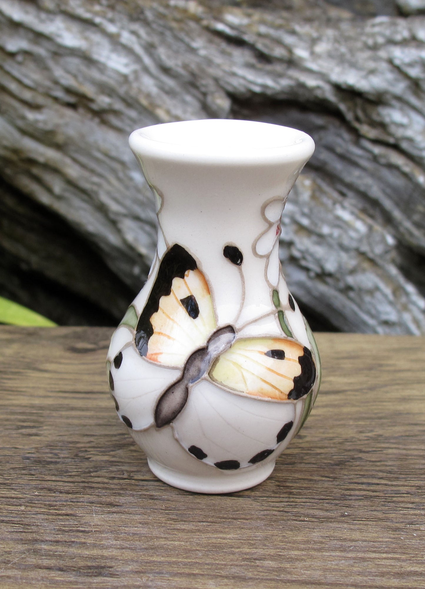 Moorcroft Miniature FLUTTER FOR YOU 49/2 Vase Retail Price £129 Butterflies