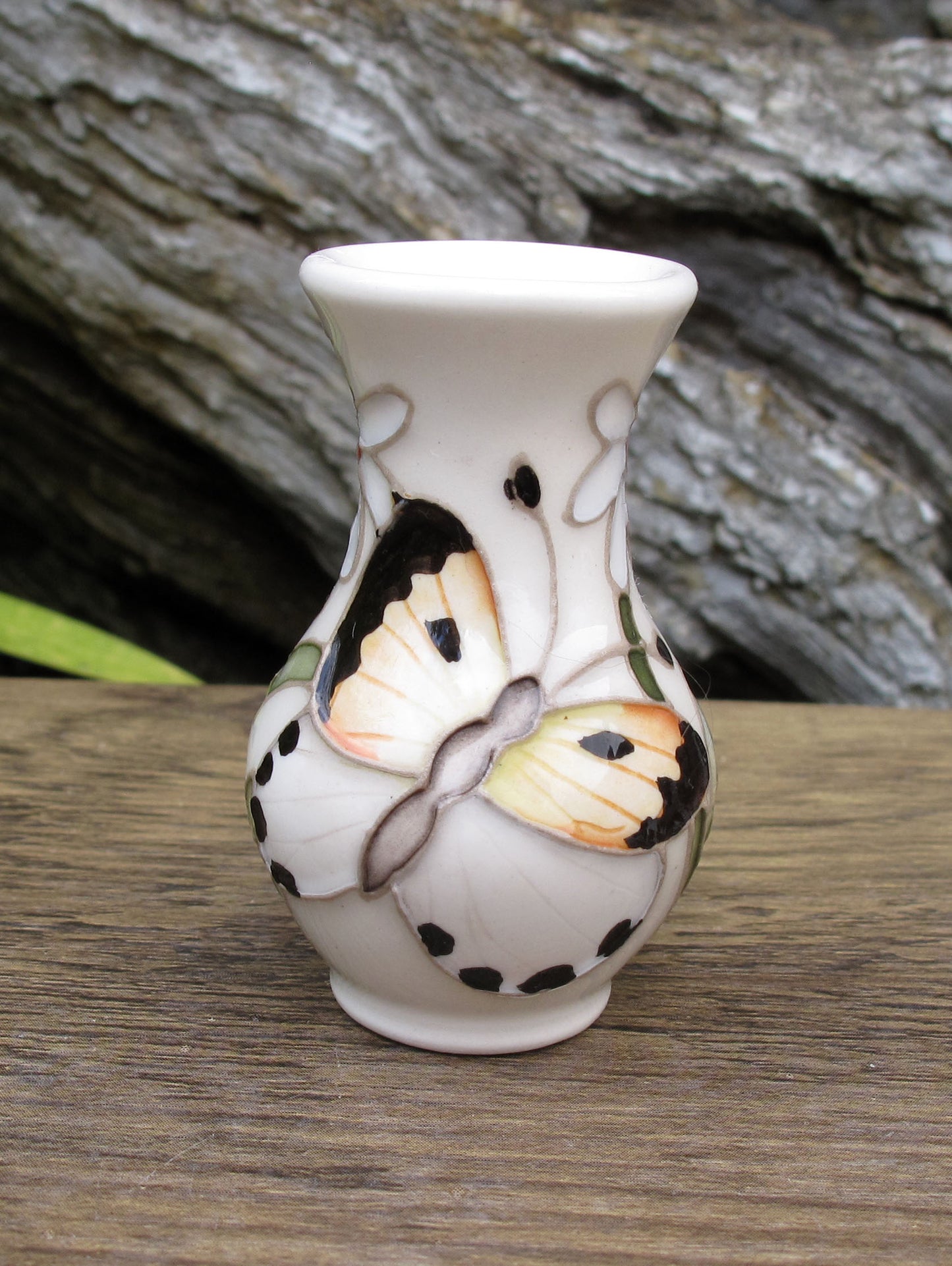 Moorcroft Miniature FLUTTER FOR YOU 49/2 Vase Retail Price £129 Butterflies