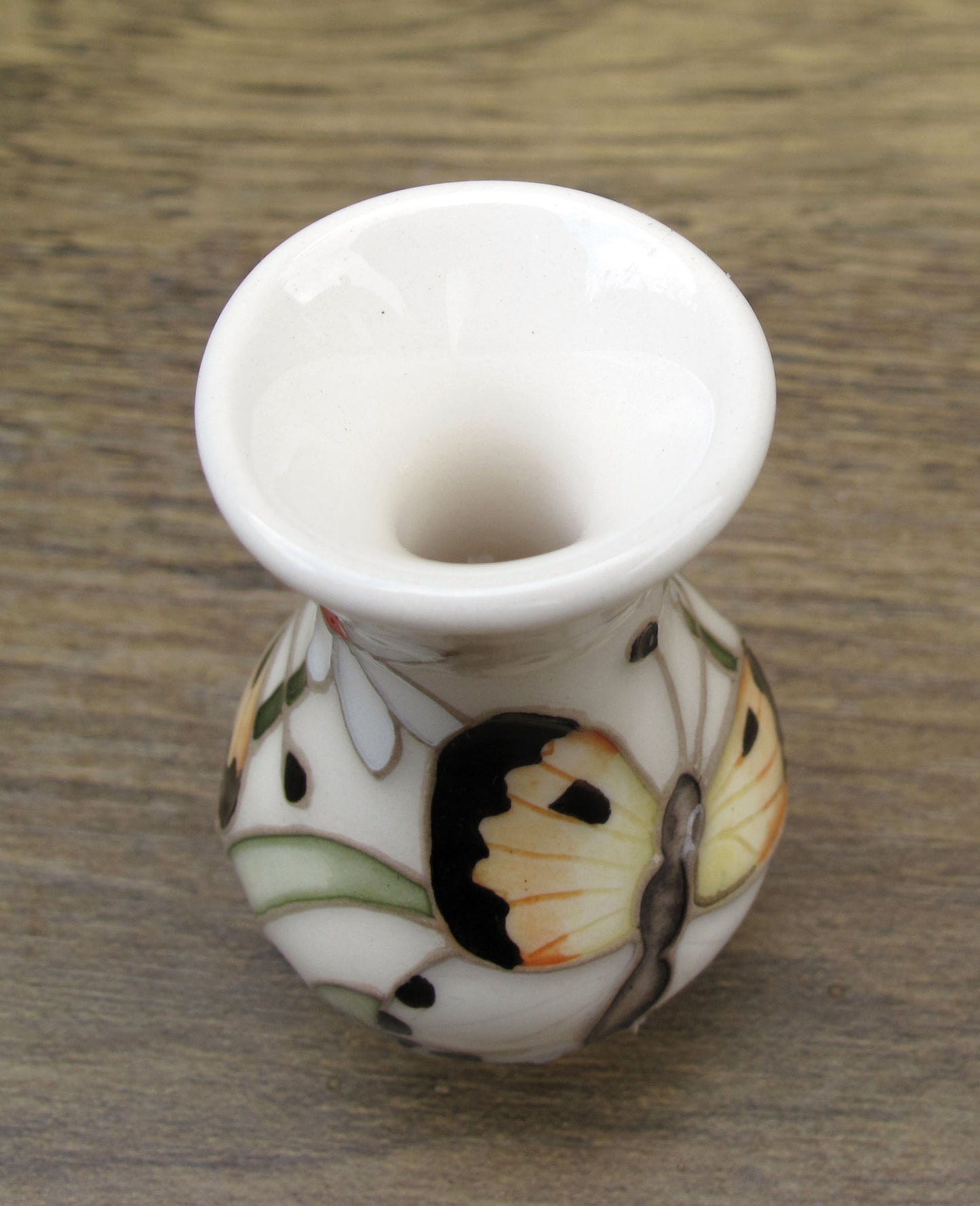 Moorcroft Miniature FLUTTER FOR YOU 49/2 Vase Retail Price £129 Butterflies