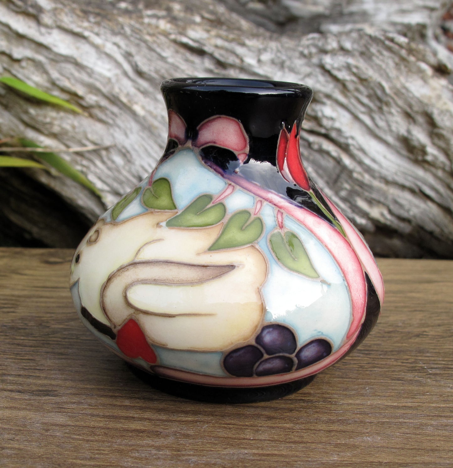 Moorcroft Exquisite LOVE LITTLE KITTY Miniature Vase 32/2 Retail Price £228
