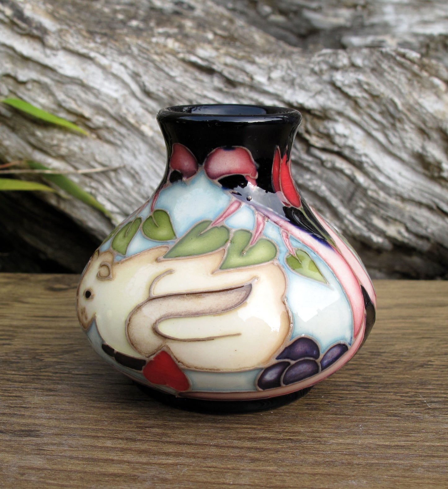 Moorcroft Exquisite LOVE LITTLE KITTY Miniature Vase 32/2 Retail Price £228