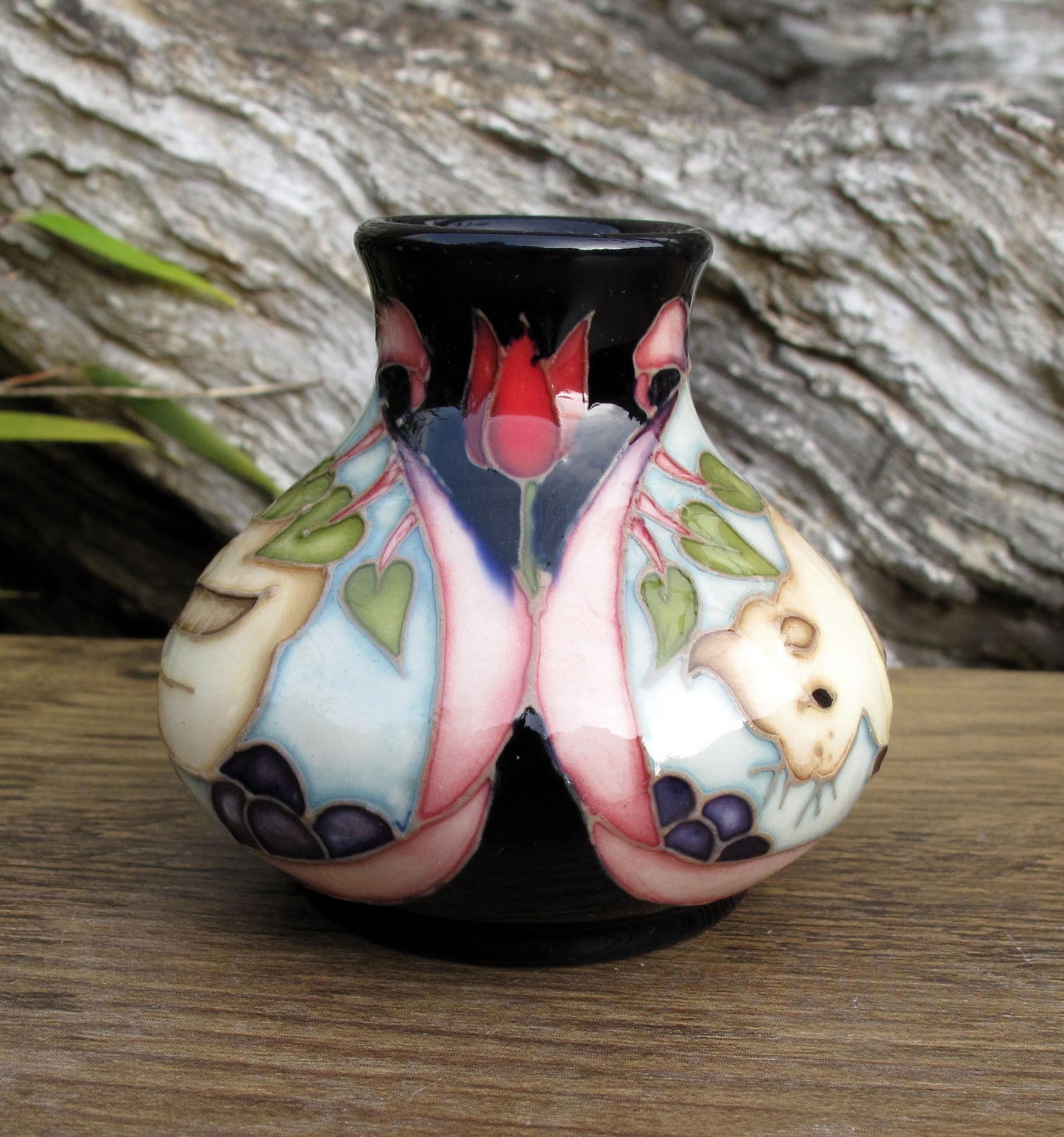 Moorcroft Exquisite LOVE LITTLE KITTY Miniature Vase 32/2 Retail Price £228