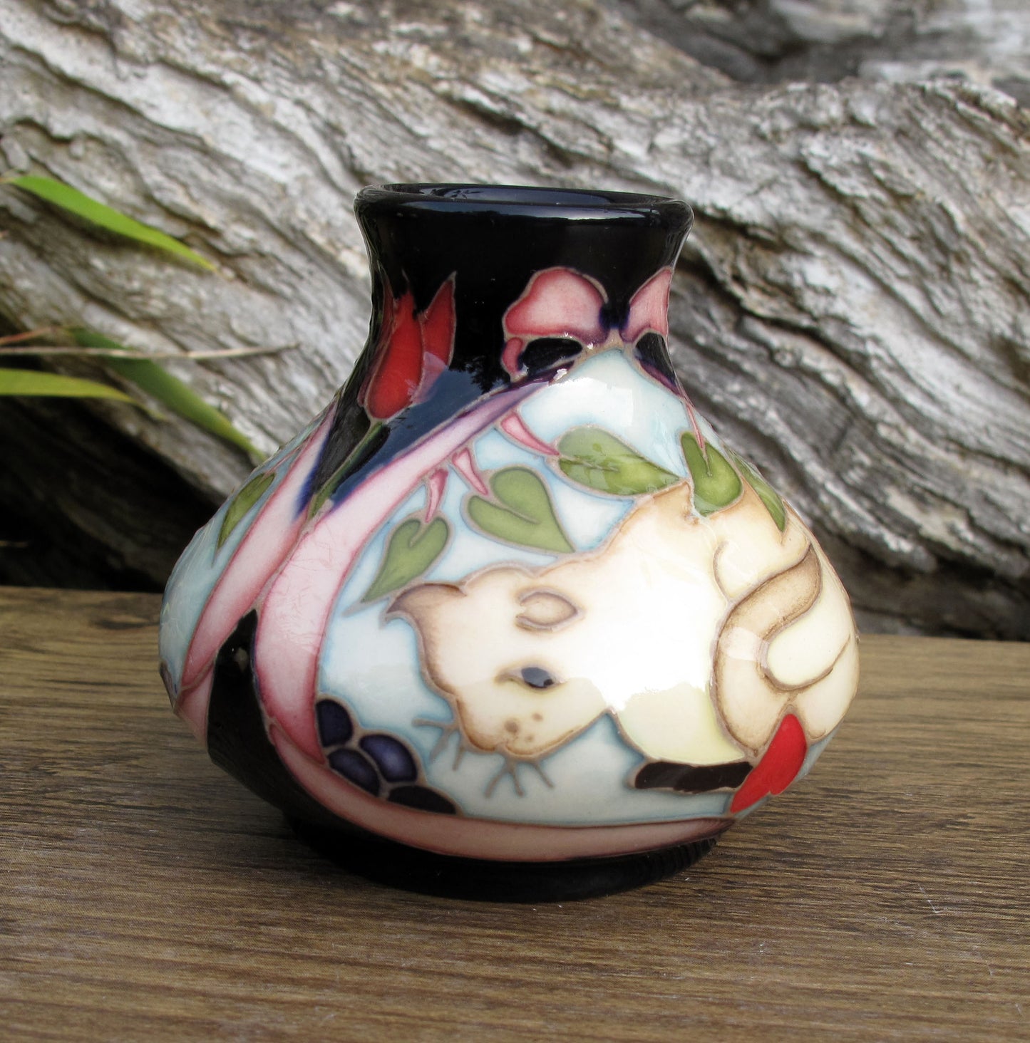 Moorcroft Exquisite LOVE LITTLE KITTY Miniature Vase 32/2 Retail Price £228