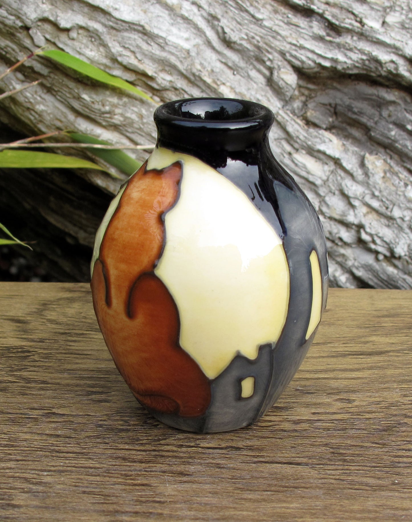 Moorcroft Exquisite CONFRERE Miniature vase Shape 3/2 Retail Price £136 Cats