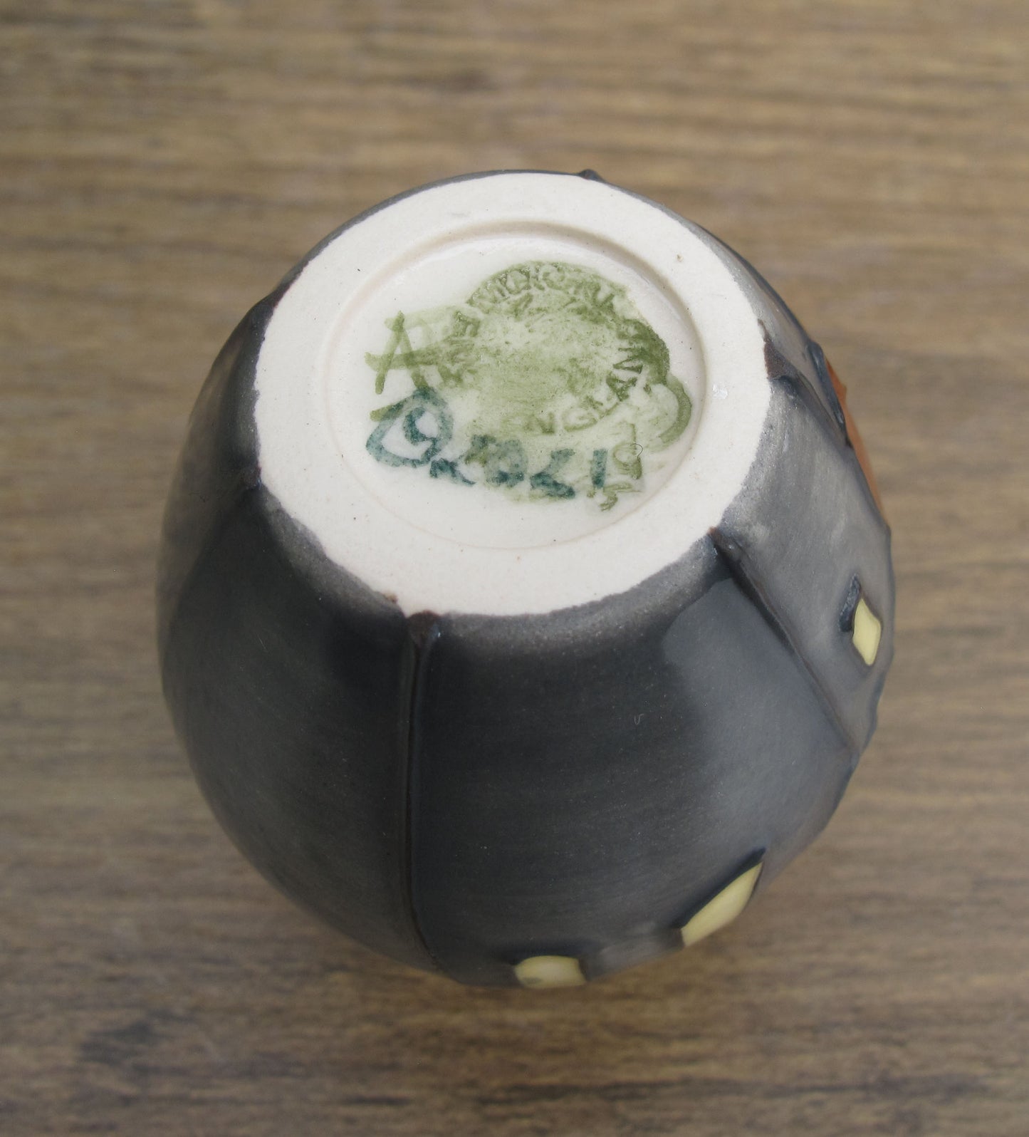 Moorcroft Exquisite CONFRERE Miniature vase Shape 3/2 Retail Price £136 Cats