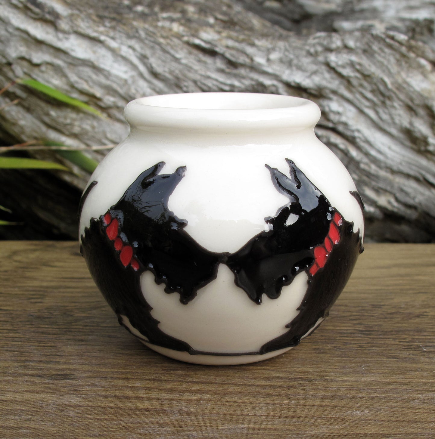 Moorcroft Miniature CANINE COMPANIONS Vase 55/2 Retail Price £115 Scottie Dog