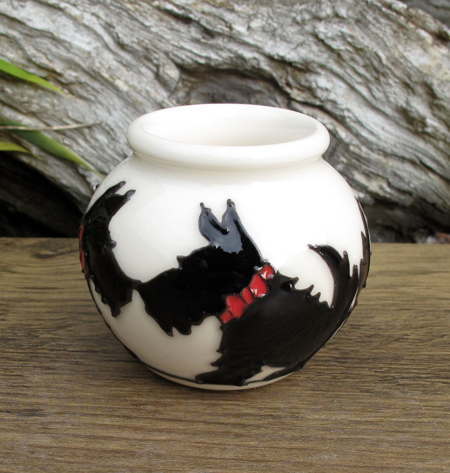 Moorcroft Miniature CANINE COMPANIONS Vase 55/2 Retail Price £115 Scottie Dog
