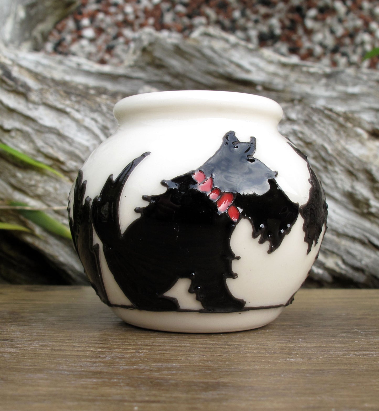 Moorcroft Miniature CANINE COMPANIONS Vase 55/2 Retail Price £115 Scottie Dog