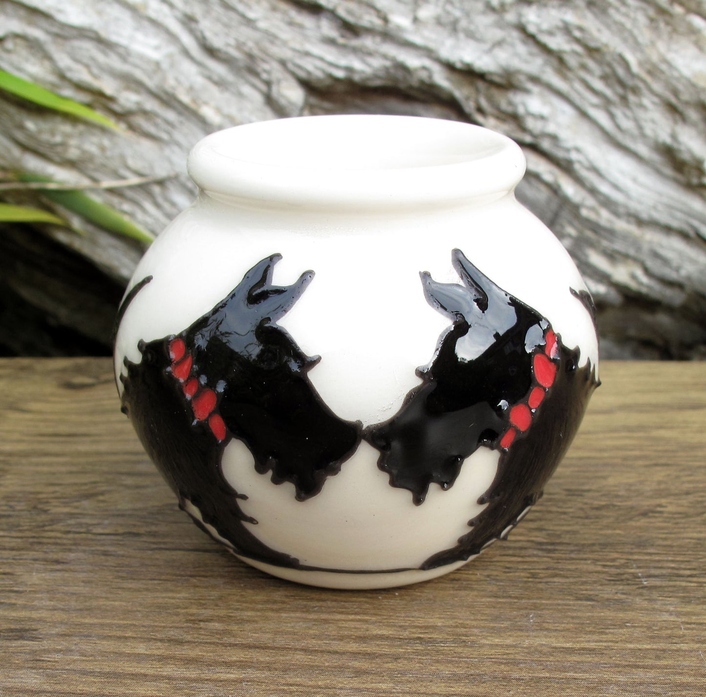 Moorcroft Miniature CANINE COMPANIONS Vase 55/2 Retail Price £115 Scottie Dog