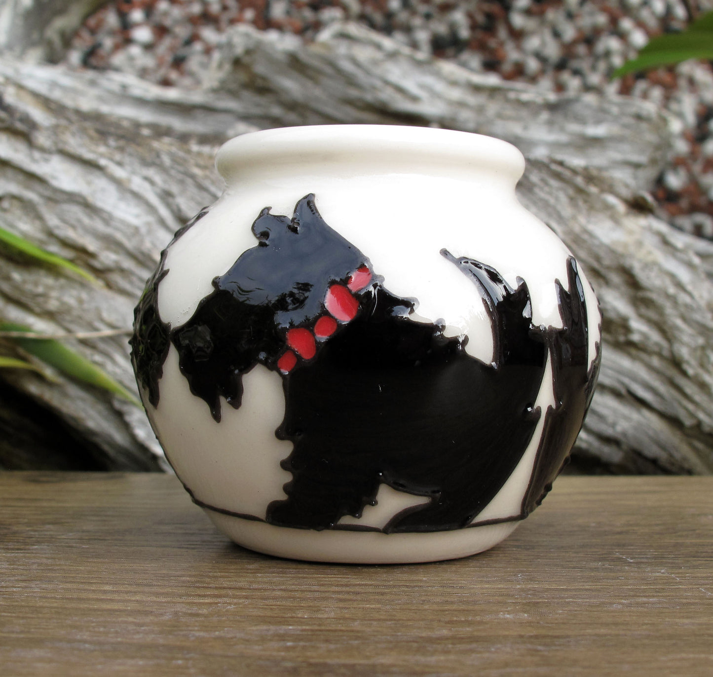 Moorcroft Miniature CANINE COMPANIONS Vase 55/2 Retail Price £115 Scottie Dog