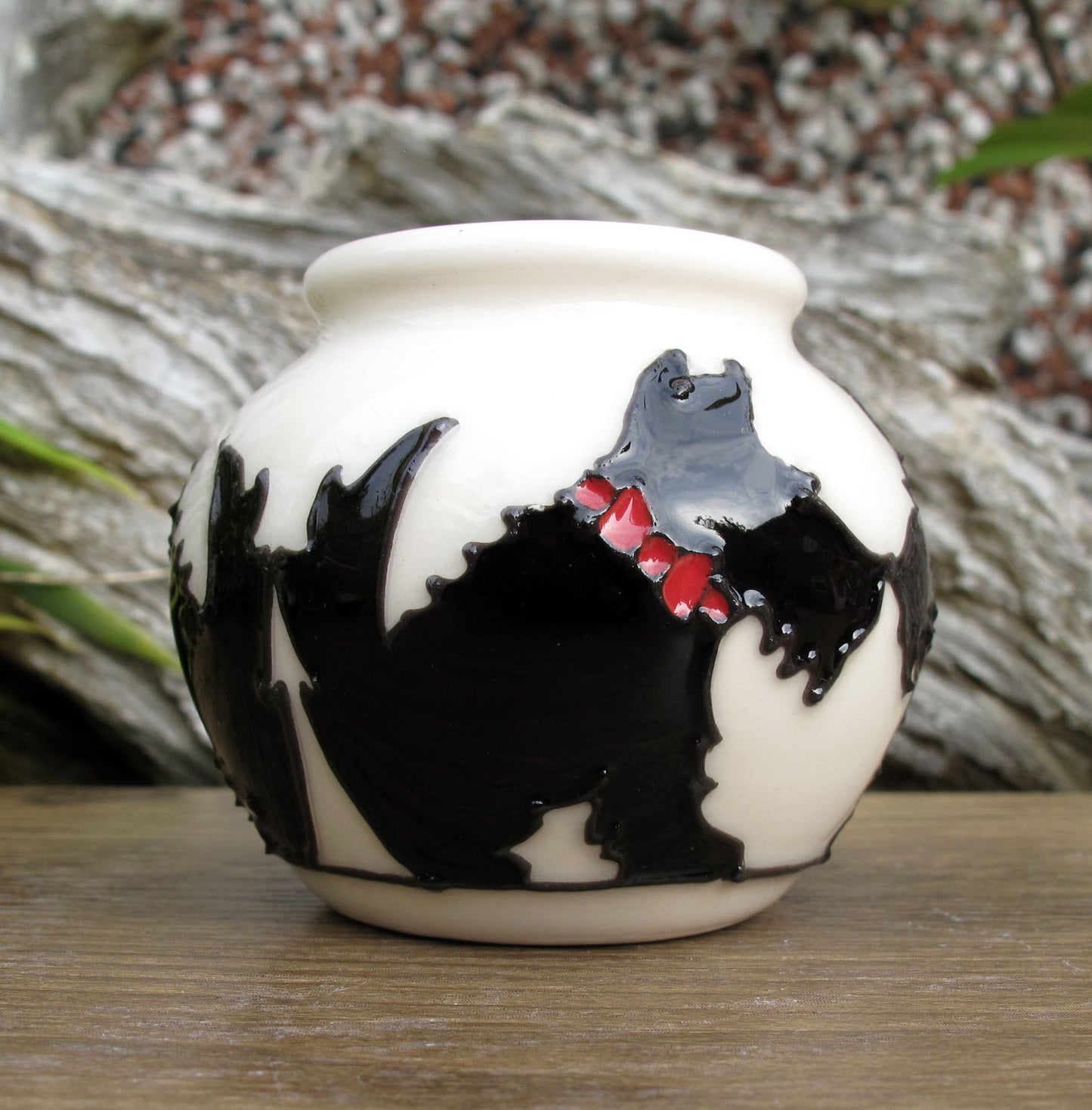 Moorcroft Miniature CANINE COMPANIONS Vase 55/2 Retail Price £115 Scottie Dog