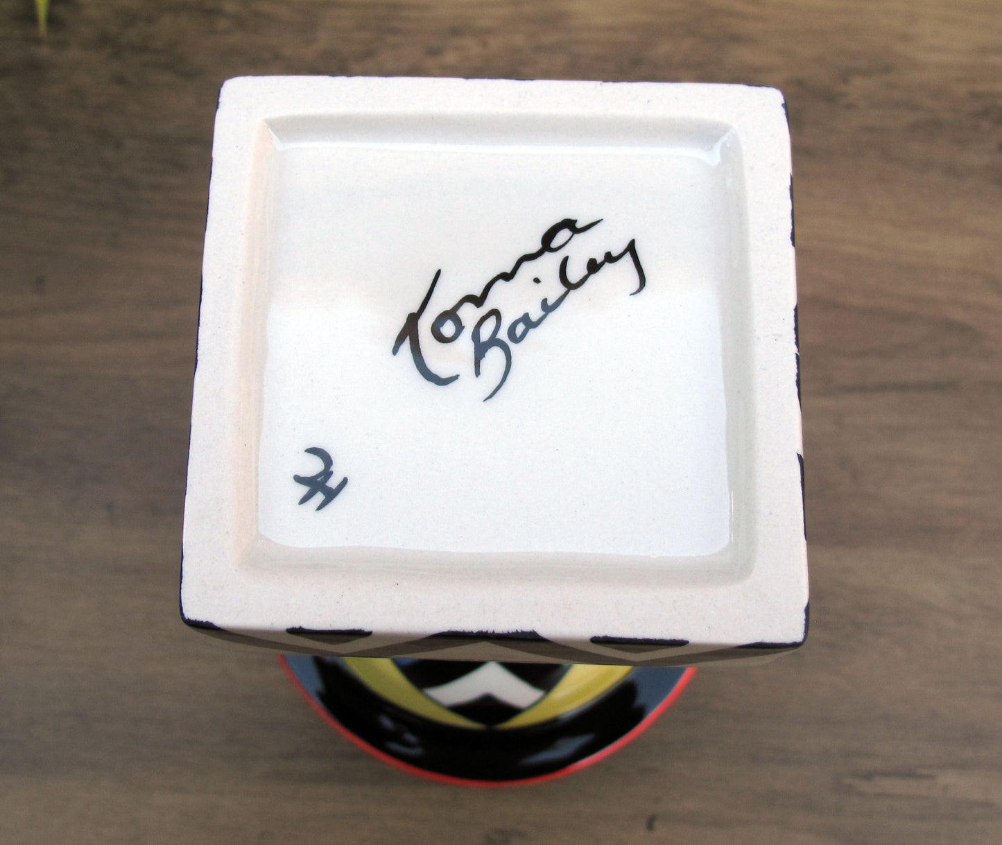 Lorna Bailey Exquisite SPHERE VASE January 2006