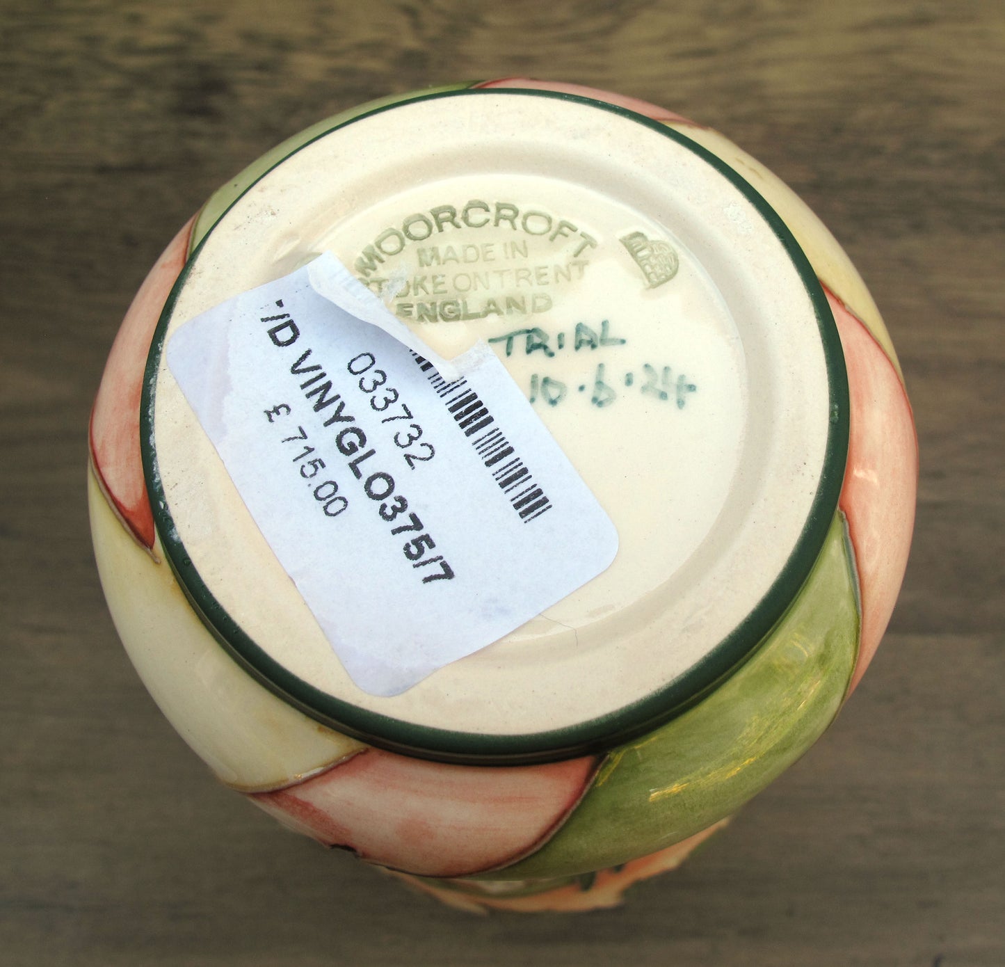 Share Moorcroft Rare VINEYARD GLORY Trial 10.6.24 Vase Shape 375/7 Retail Price £715