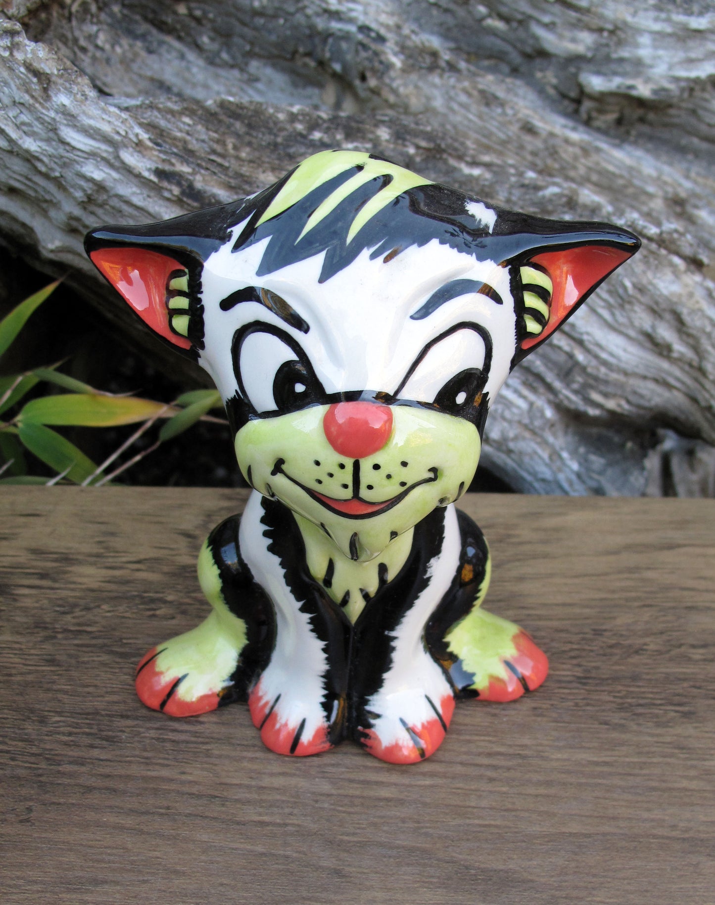 Lorna Bailey CHOO CHOO the Cat Feb 2003 ( Reference in Catalogue 2 Book p44 )