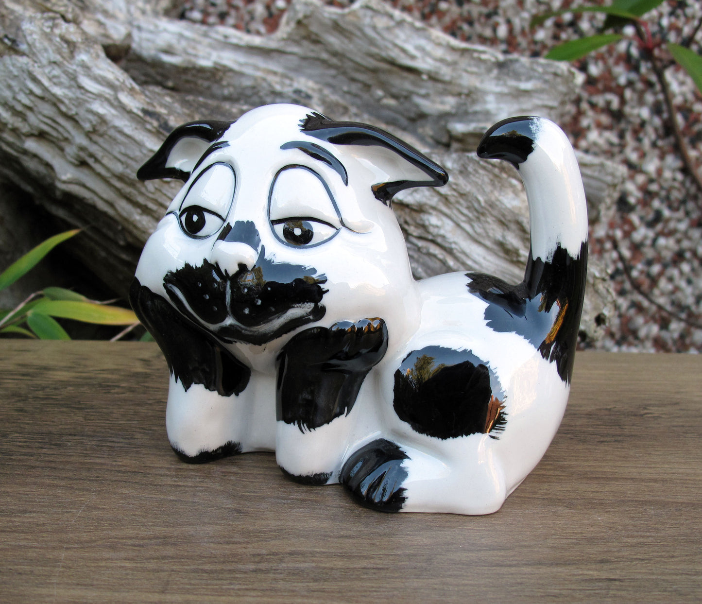 Lorna Bailey SMUG the Cat Jan 2003 ( Reference in Catalogue Book page 88 )