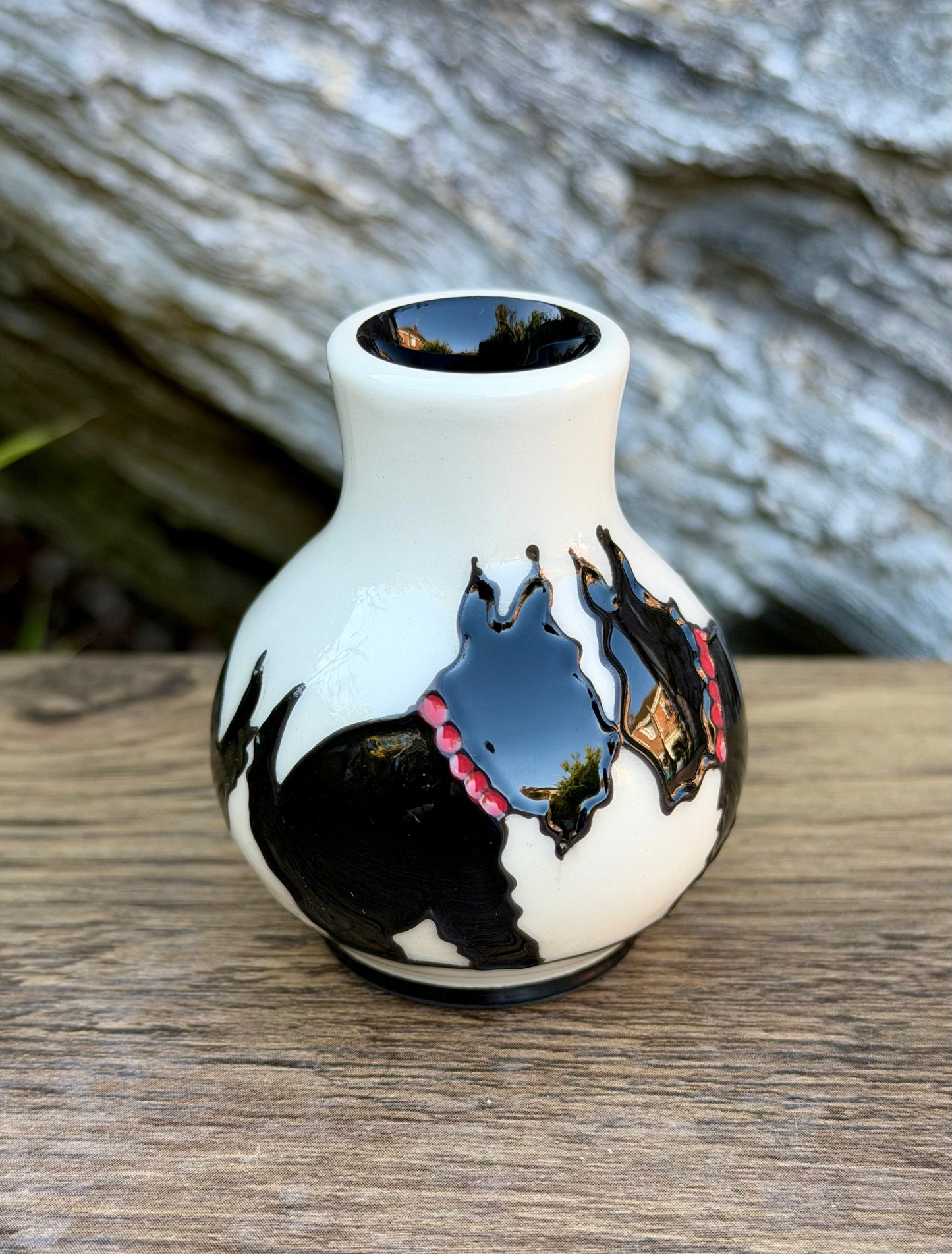 Moorcroft CANINE COMPANIONS miniature Vase 869/2 Retail Price £82