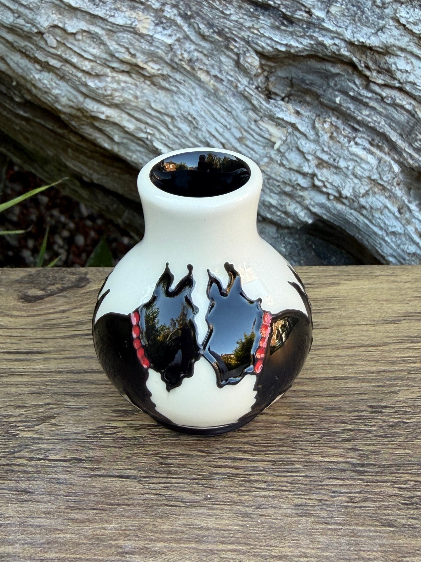 Moorcroft CANINE COMPANIONS miniature Vase 869/2 Retail Price £82
