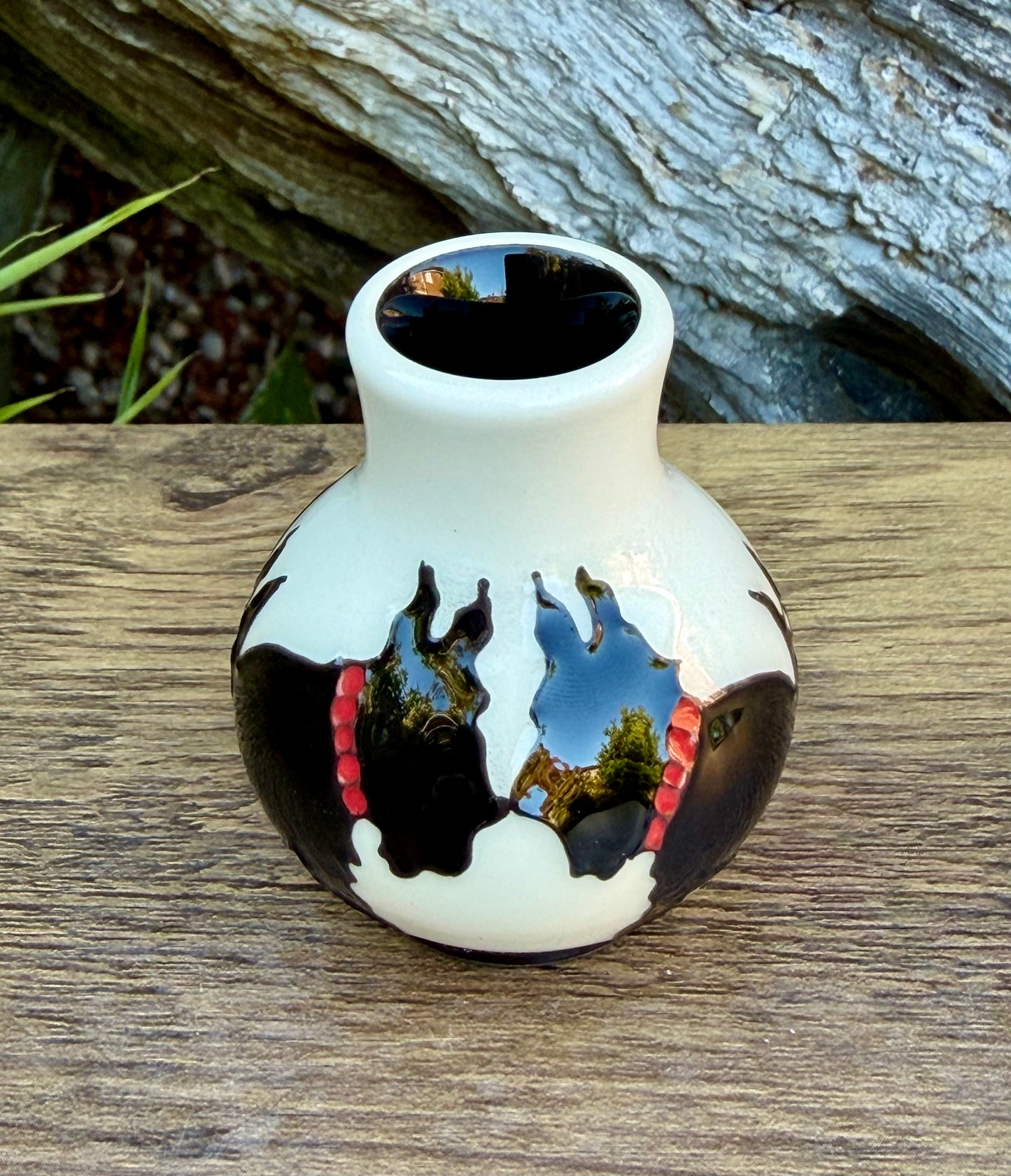 Moorcroft CANINE COMPANIONS miniature Vase 869/2 Retail Price £82
