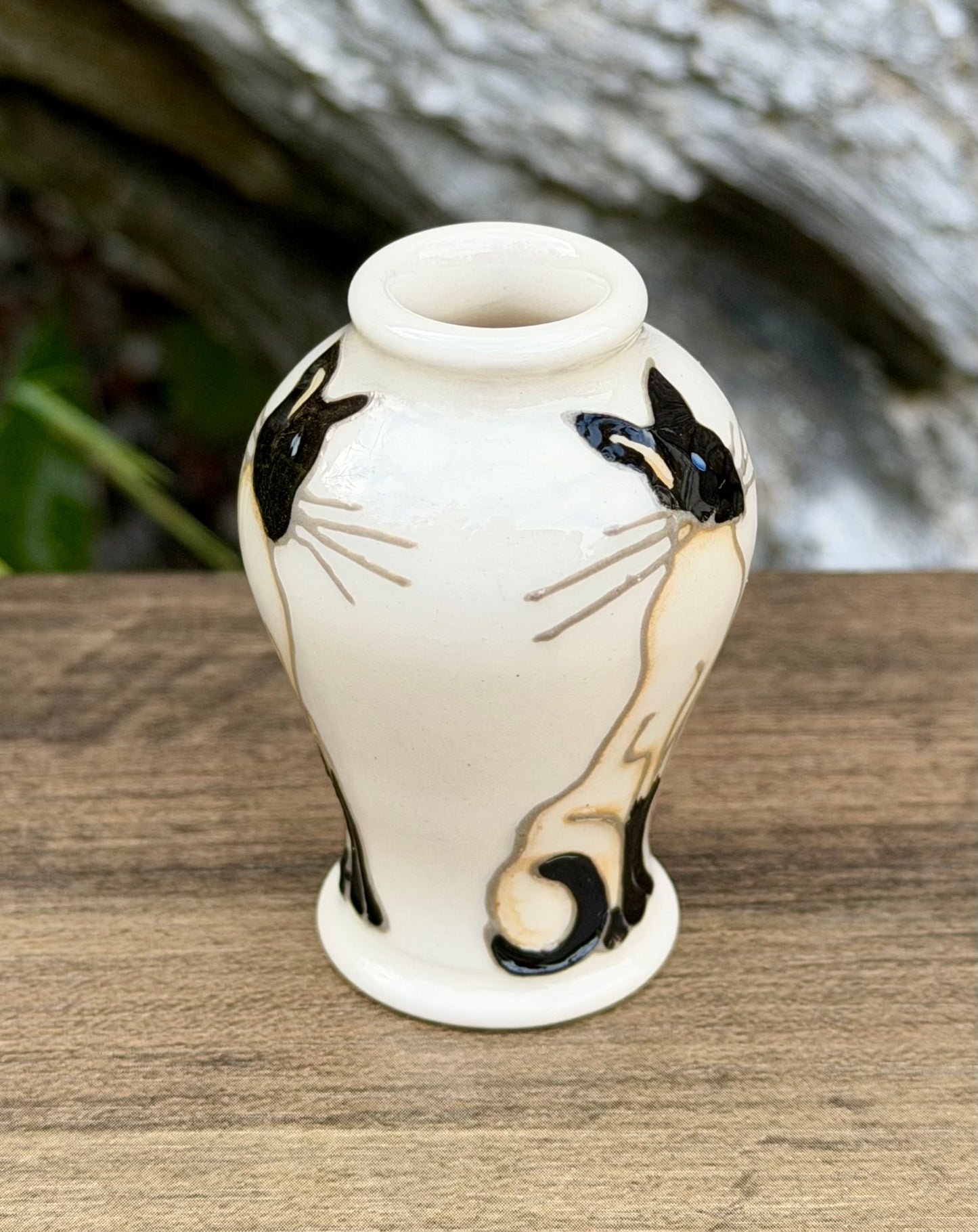 Moorcroft DOUBLE TROUBLE Miniature Vase Shape 65/2 Retail Vase £91 Siamese Cat