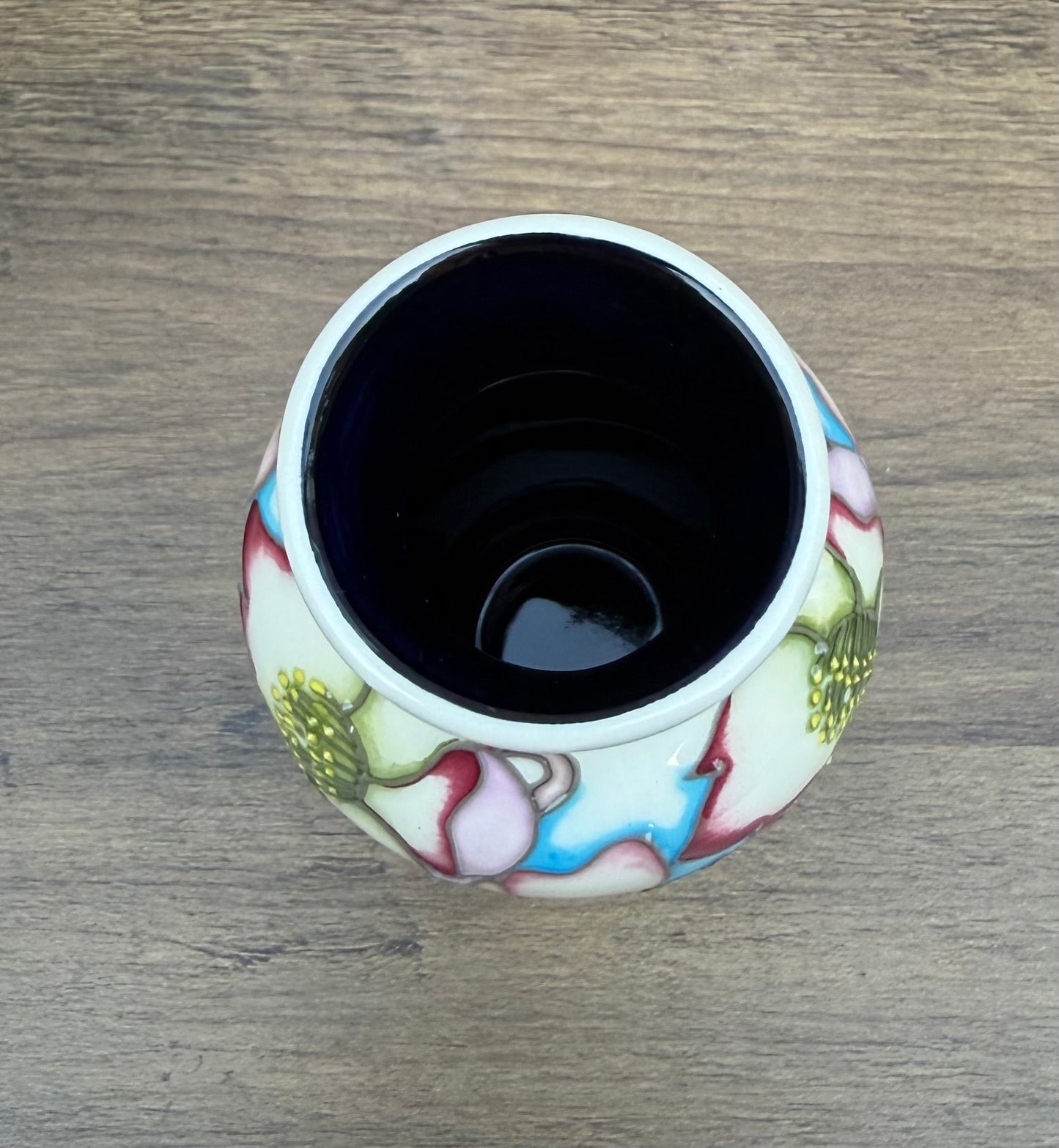 Moorcroft WINTER YIELD Vase Shape 23/4 Trial Dated 4.11.2015  Retail Price £220