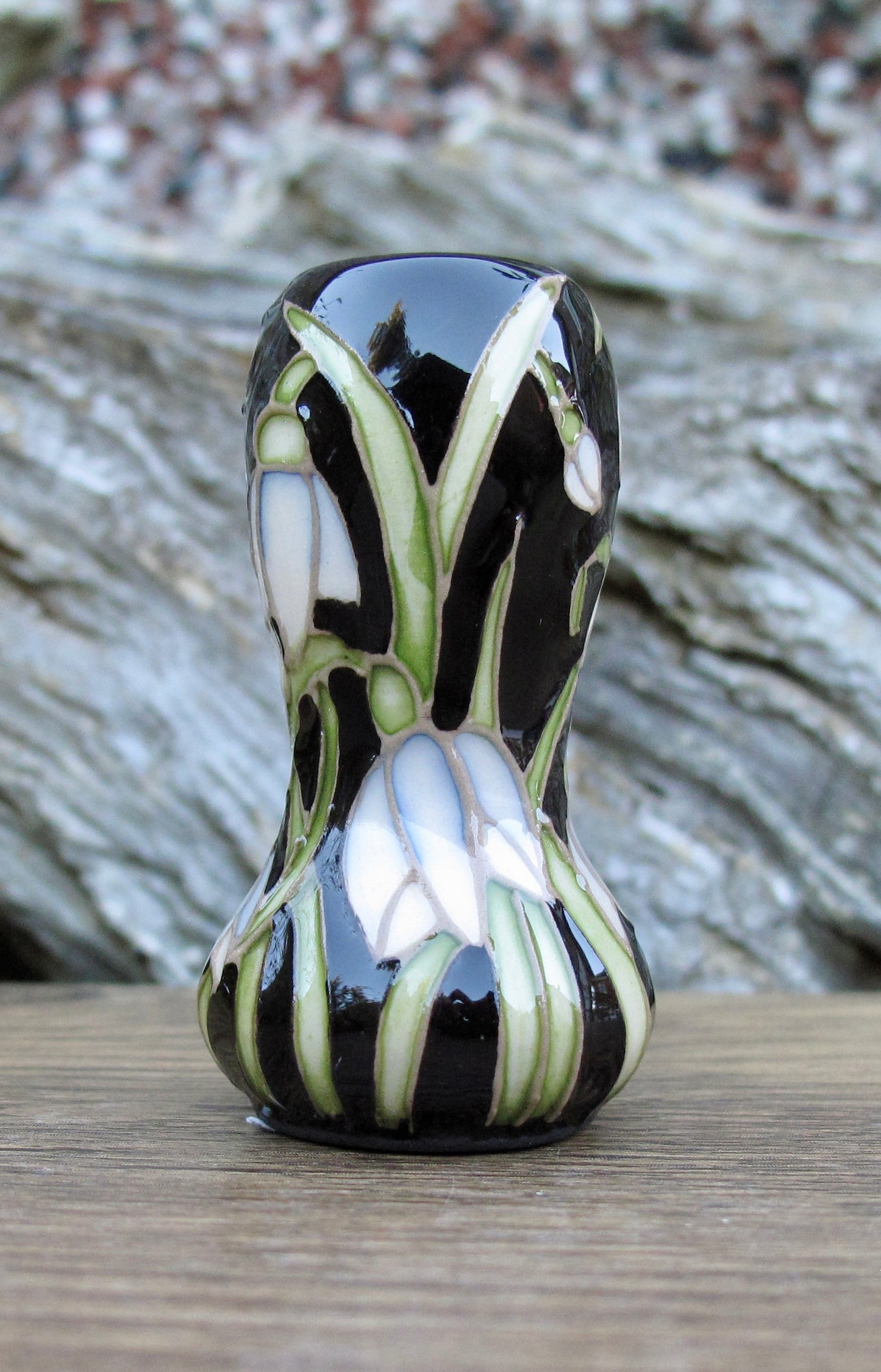 Moorcroft Exquisite DROPS OF SNOW Miniature Vase 92/2 Retail Price £198 Snowdrops