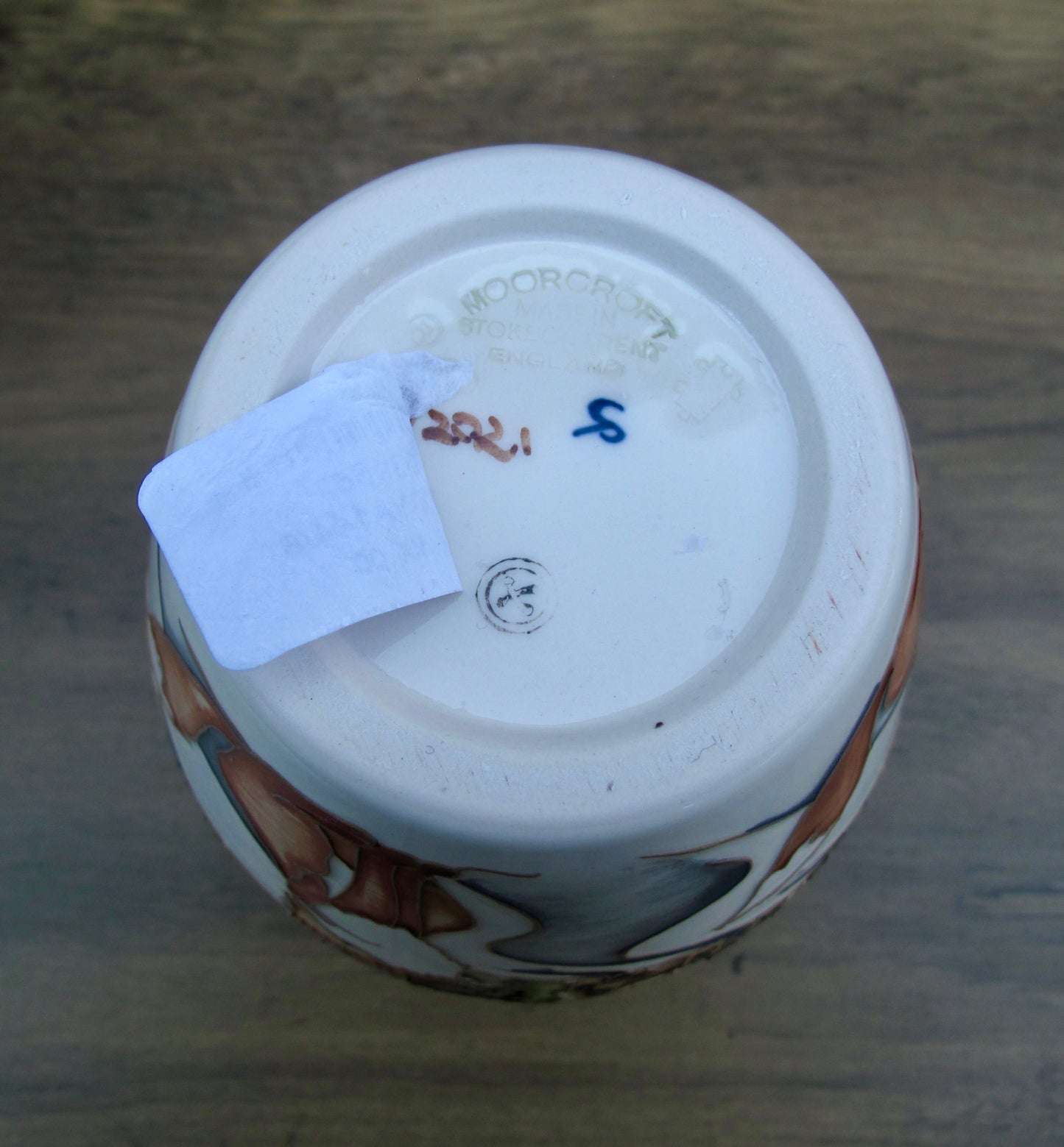 Moorcroft Exquisite FOX WATCH Vase shape 144/6 Retail Price £560 Nicola Slaney