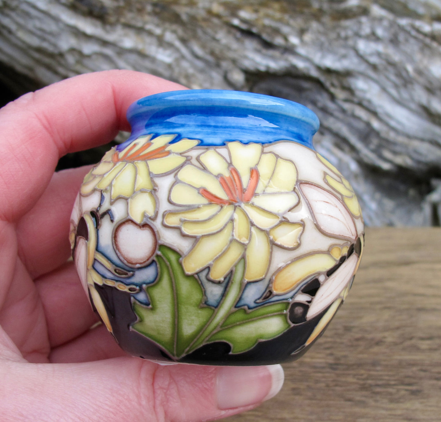 Moorcroft RSPB PANTALOON BEE Vase Shape 55/2 Retail Price £370 Emma Bossons