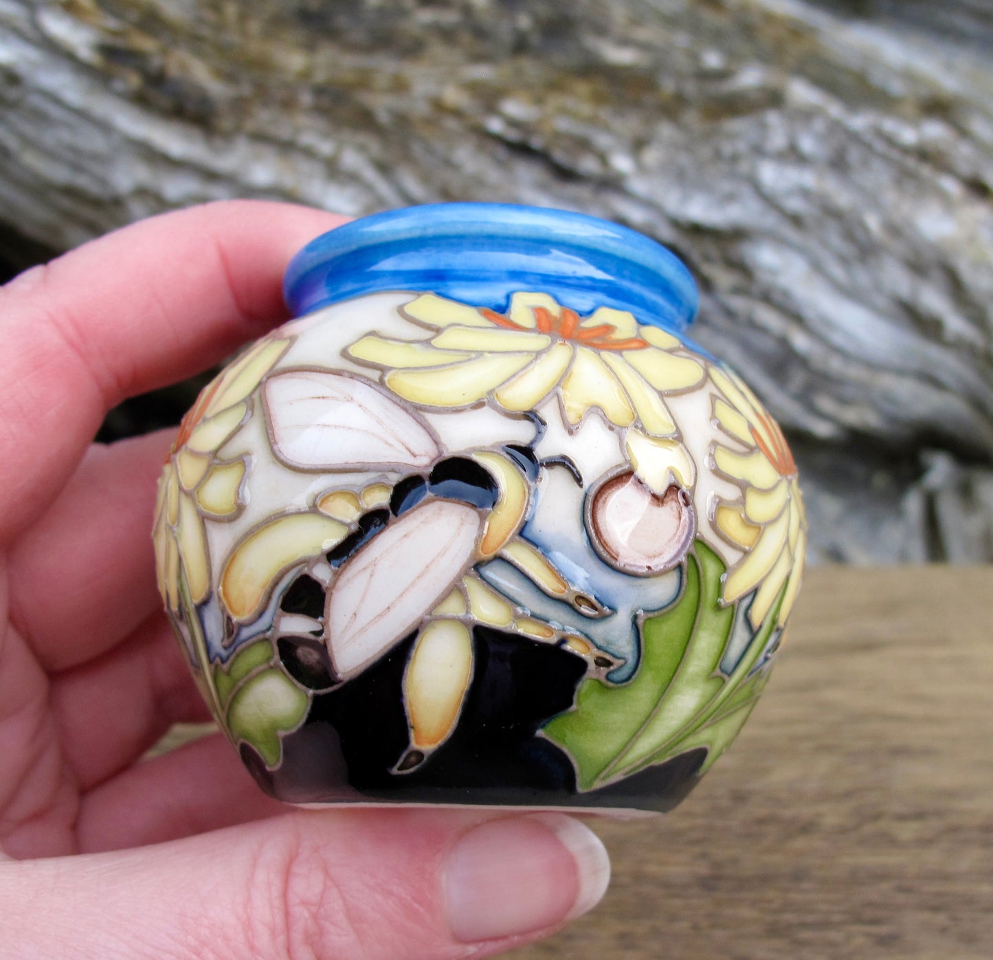 Moorcroft RSPB PANTALOON BEE Vase Shape 55/2 Retail Price £370 Emma Bossons