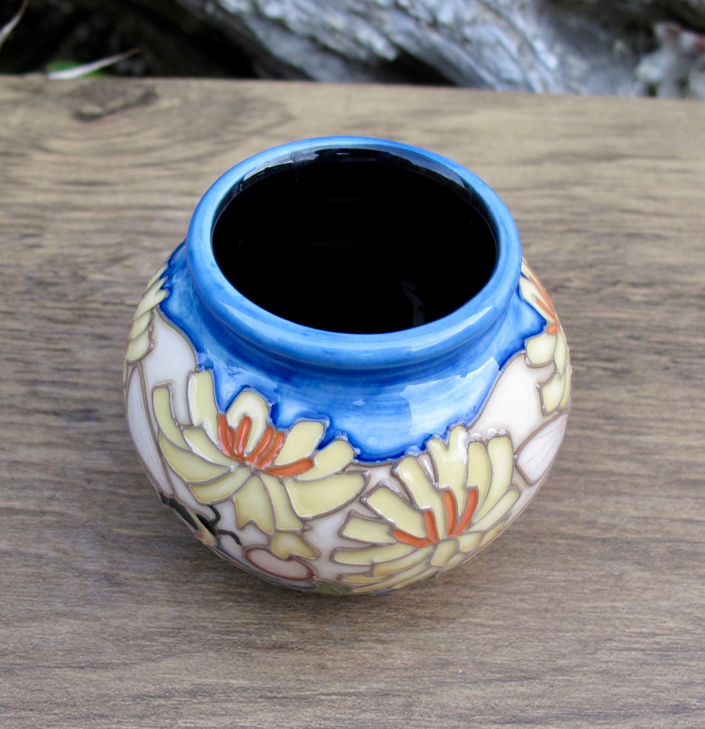 Moorcroft RSPB PANTALOON BEE Vase Shape 55/2 Retail Price £370 Emma Bossons