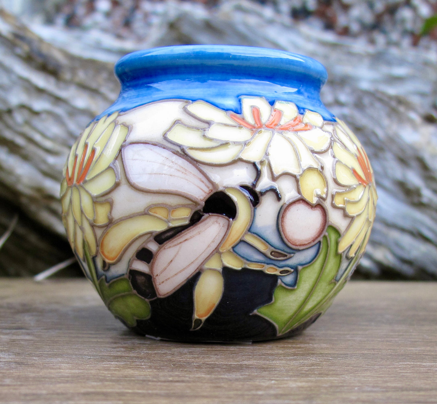 Moorcroft RSPB PANTALOON BEE Vase Shape 55/2 Retail Price £370 Emma Bossons