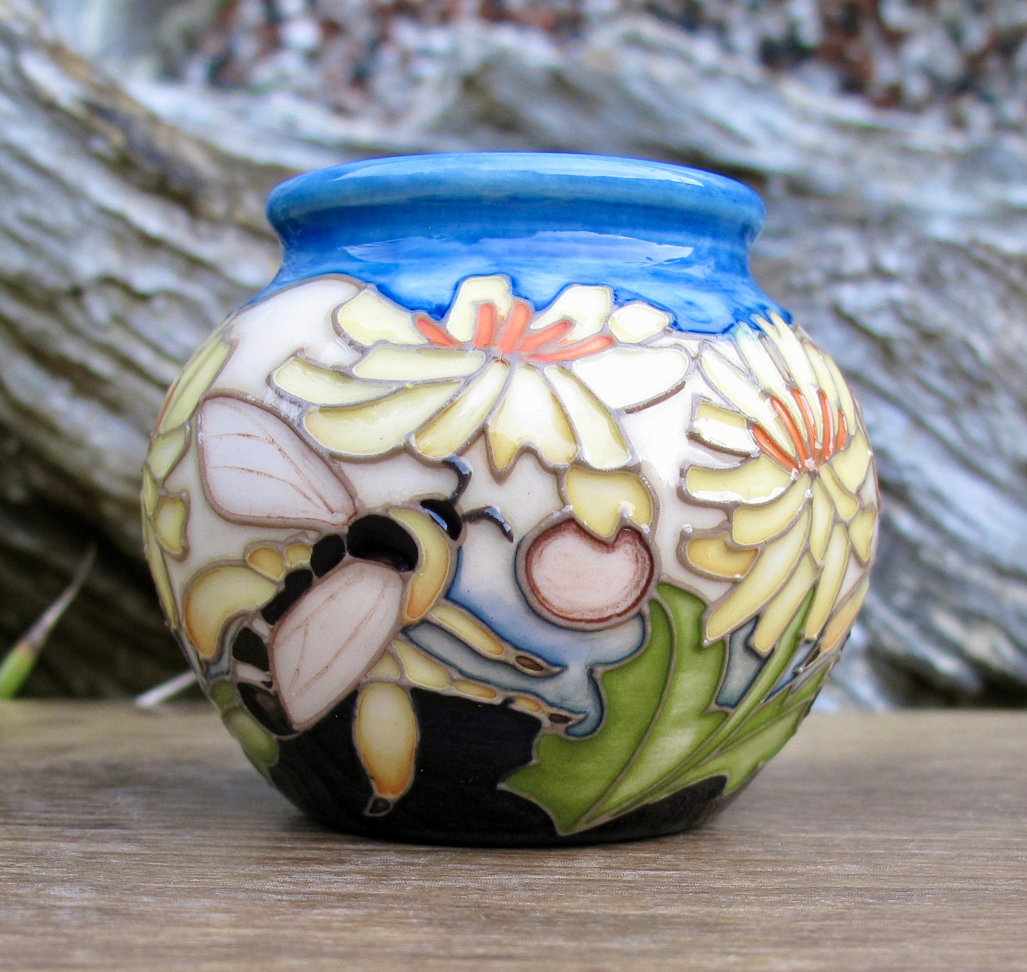 Moorcroft RSPB PANTALOON BEE Vase Shape 55/2 Retail Price £370 Emma Bossons