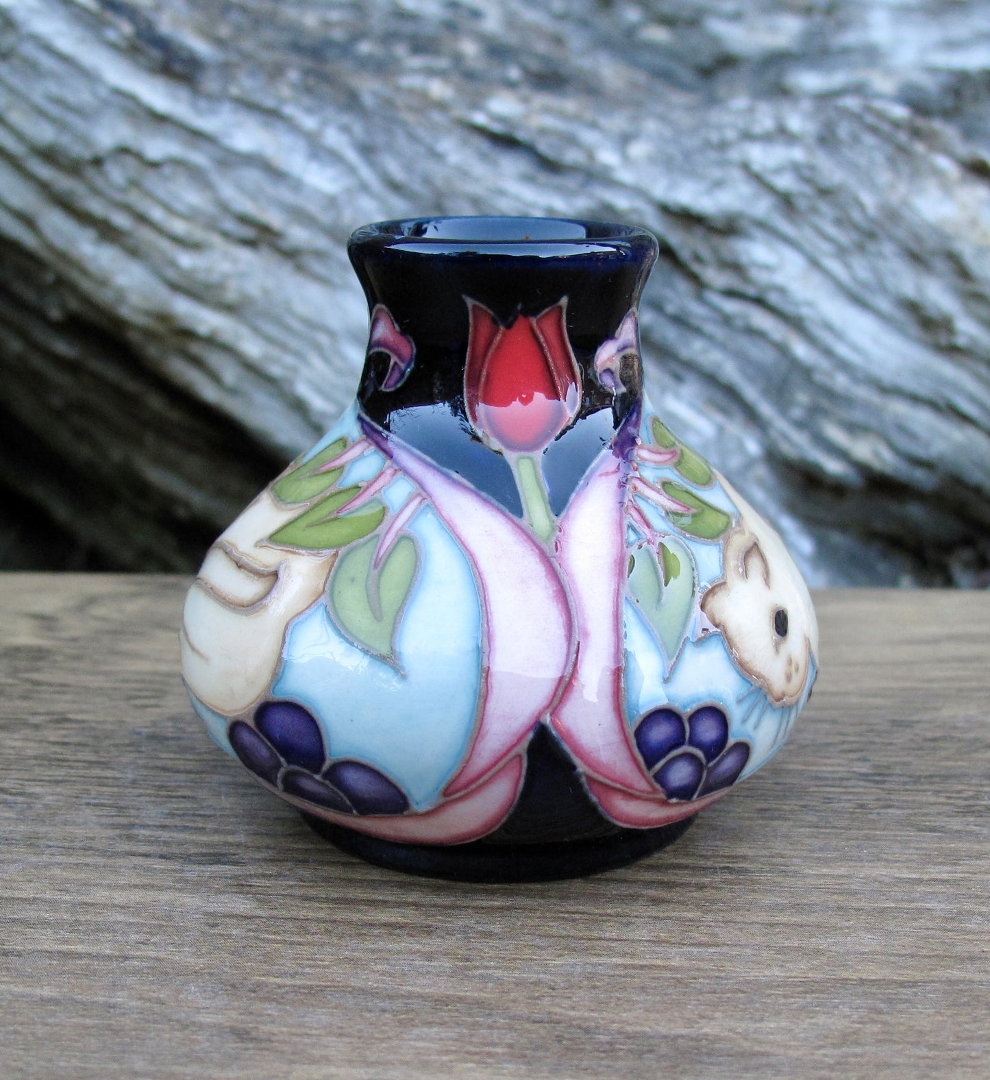 Moorcroft Exquisite LOVE LITTLE KITTY Miniature Vase 32/2 Retail Price £205