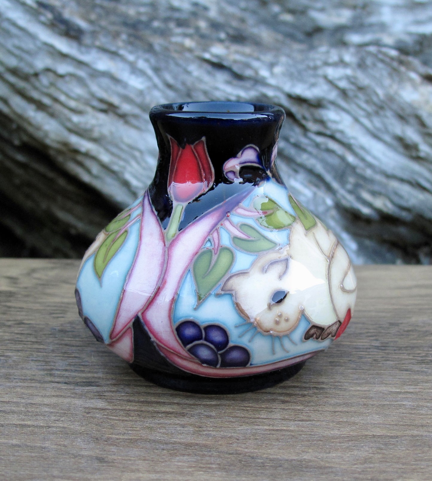 Moorcroft Exquisite LOVE LITTLE KITTY Miniature Vase 32/2 Retail Price £205
