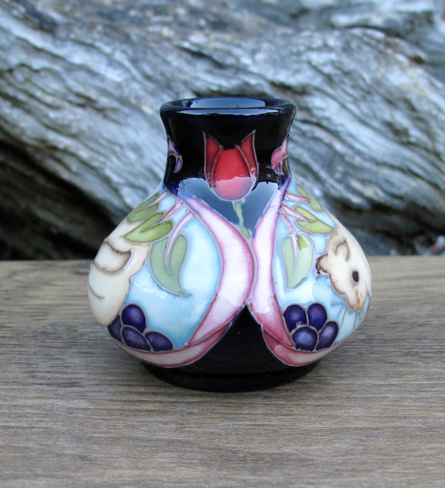 Moorcroft Exquisite LOVE LITTLE KITTY Miniature Vase 32/2 Retail Price £205