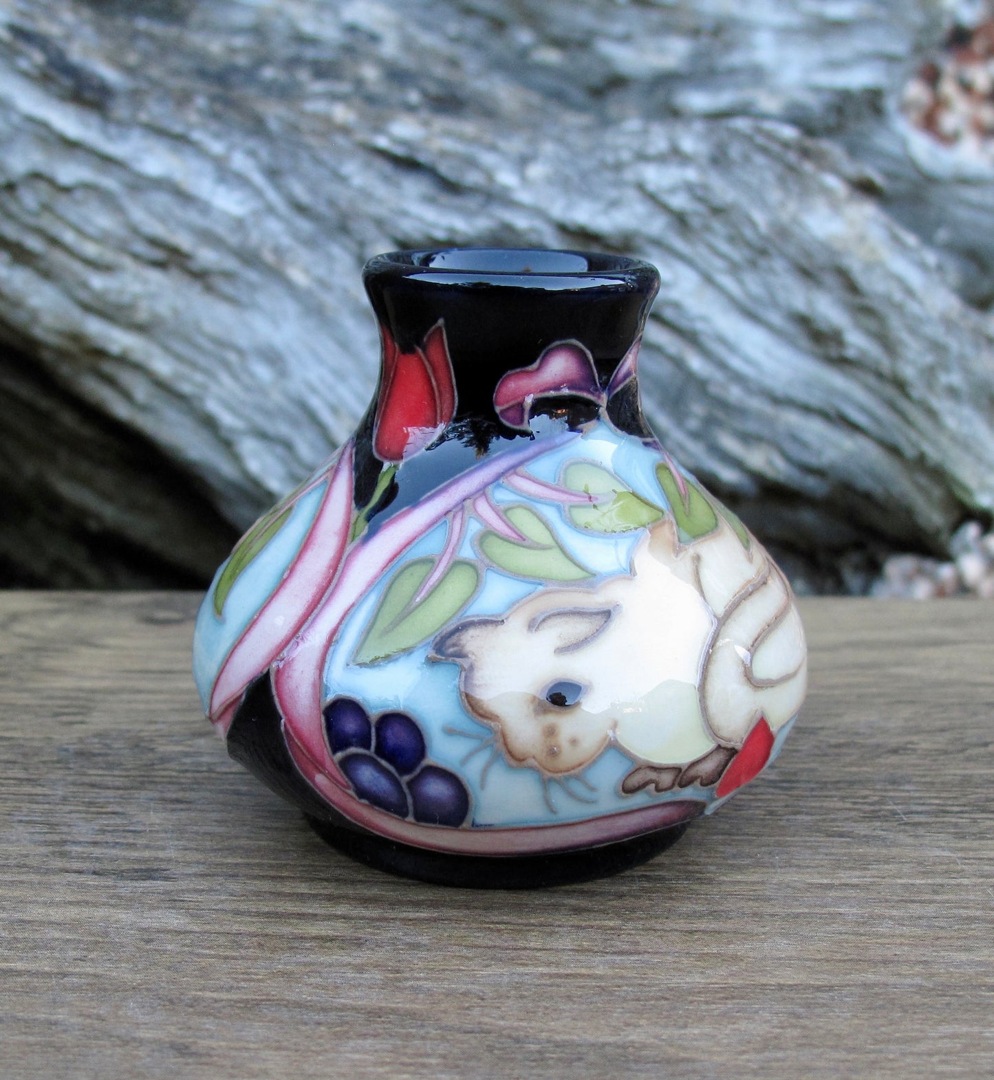 Moorcroft Exquisite LOVE LITTLE KITTY Miniature Vase 32/2 Retail Price £205