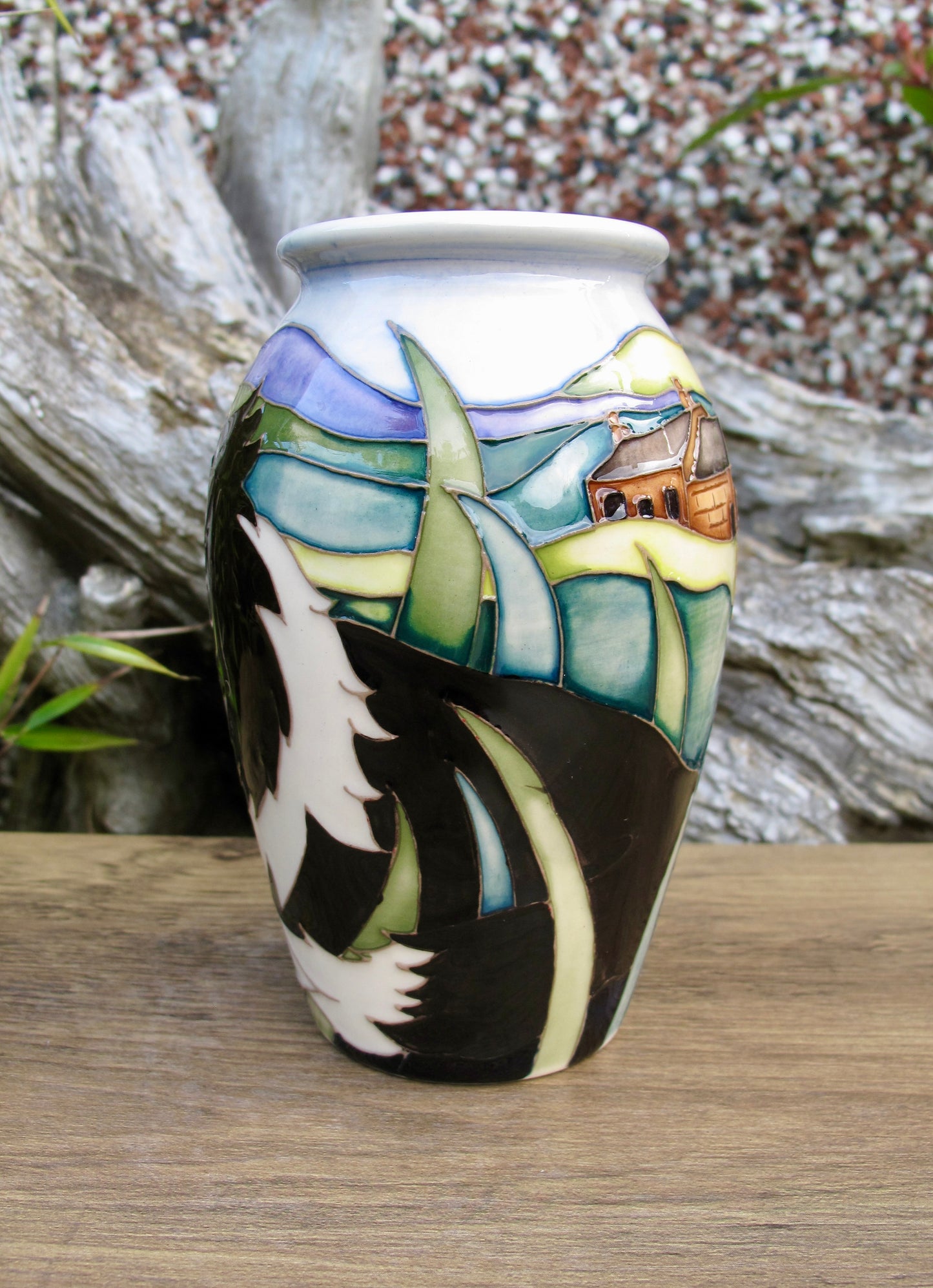 Moorcroft THE WATCHER Vase 393/5 Number 44. Retail Price £360 Border Collie Dog