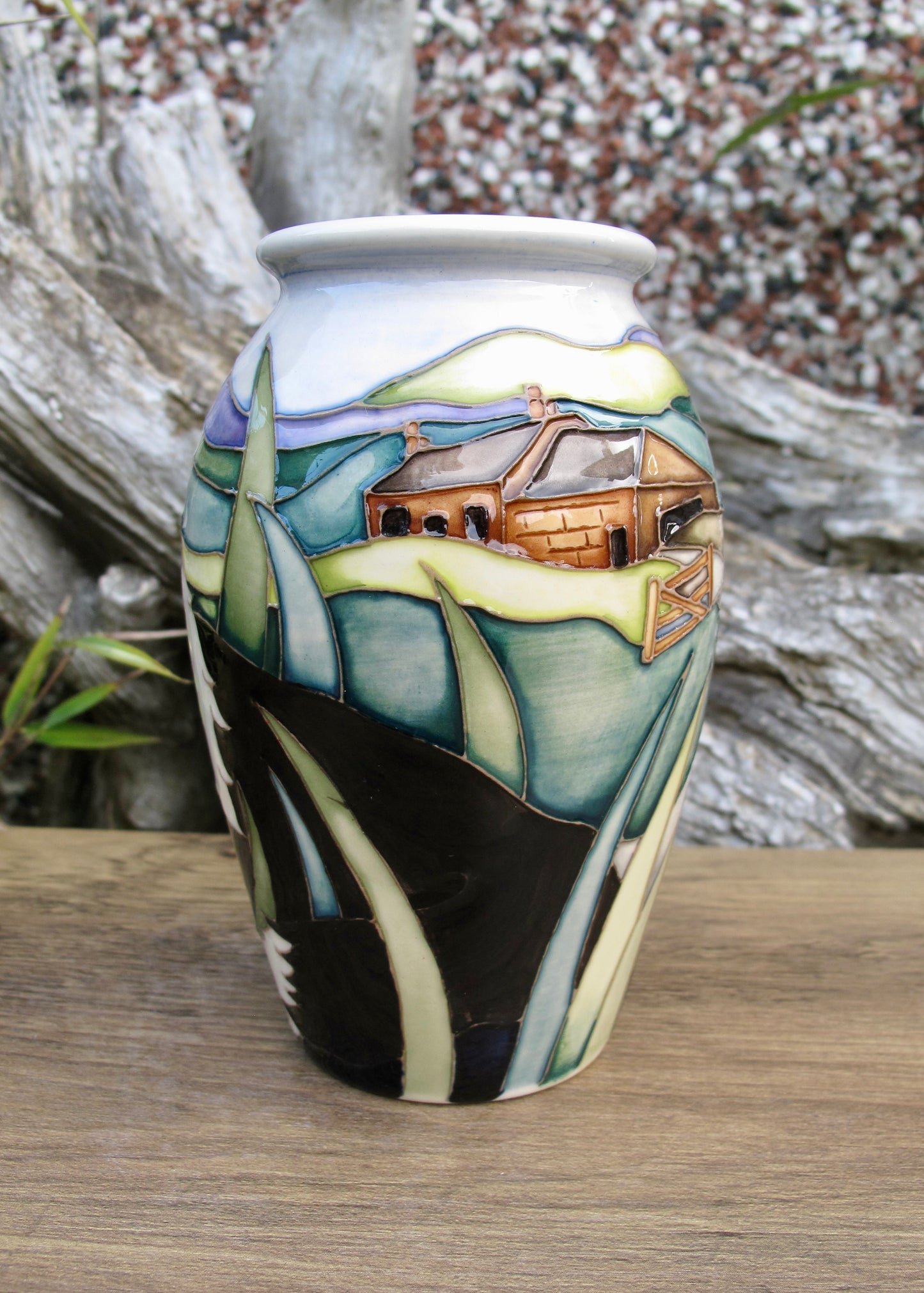 Moorcroft THE WATCHER Vase 393/5 Number 44. Retail Price £360 Border Collie Dog