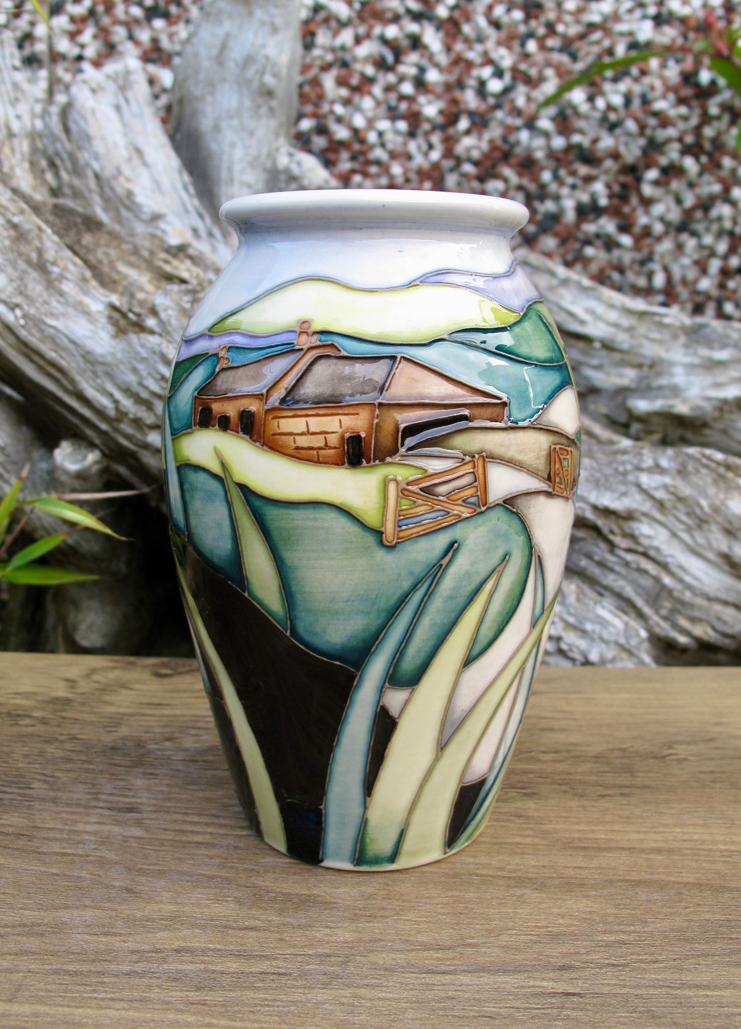 Moorcroft THE WATCHER Vase 393/5 Number 44. Retail Price £360 Border Collie Dog